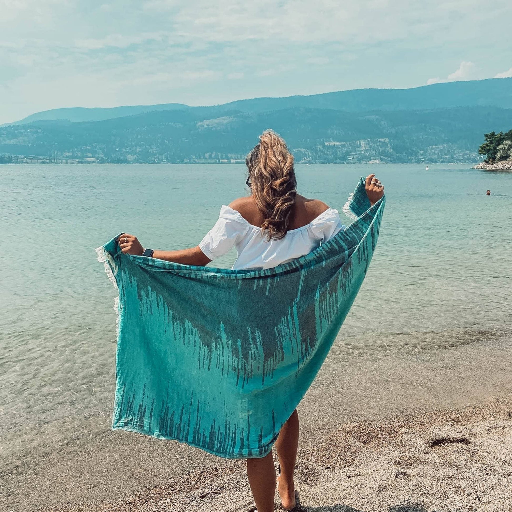POKOLOKO Riverbend Towel #color_riverbend-seagreen