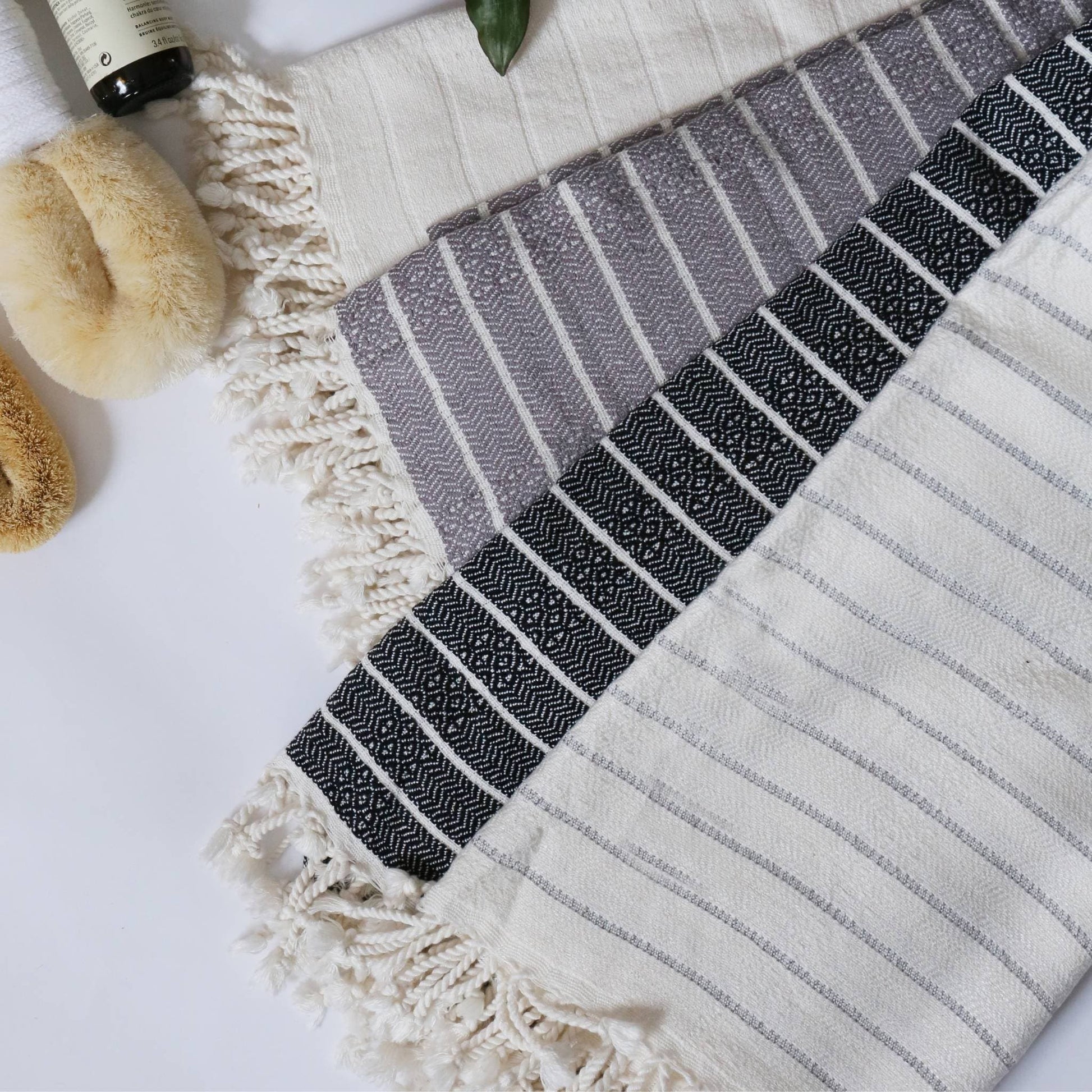 POKOLOKO Striped Bamboo Towel #color_mist-striped-bamboo