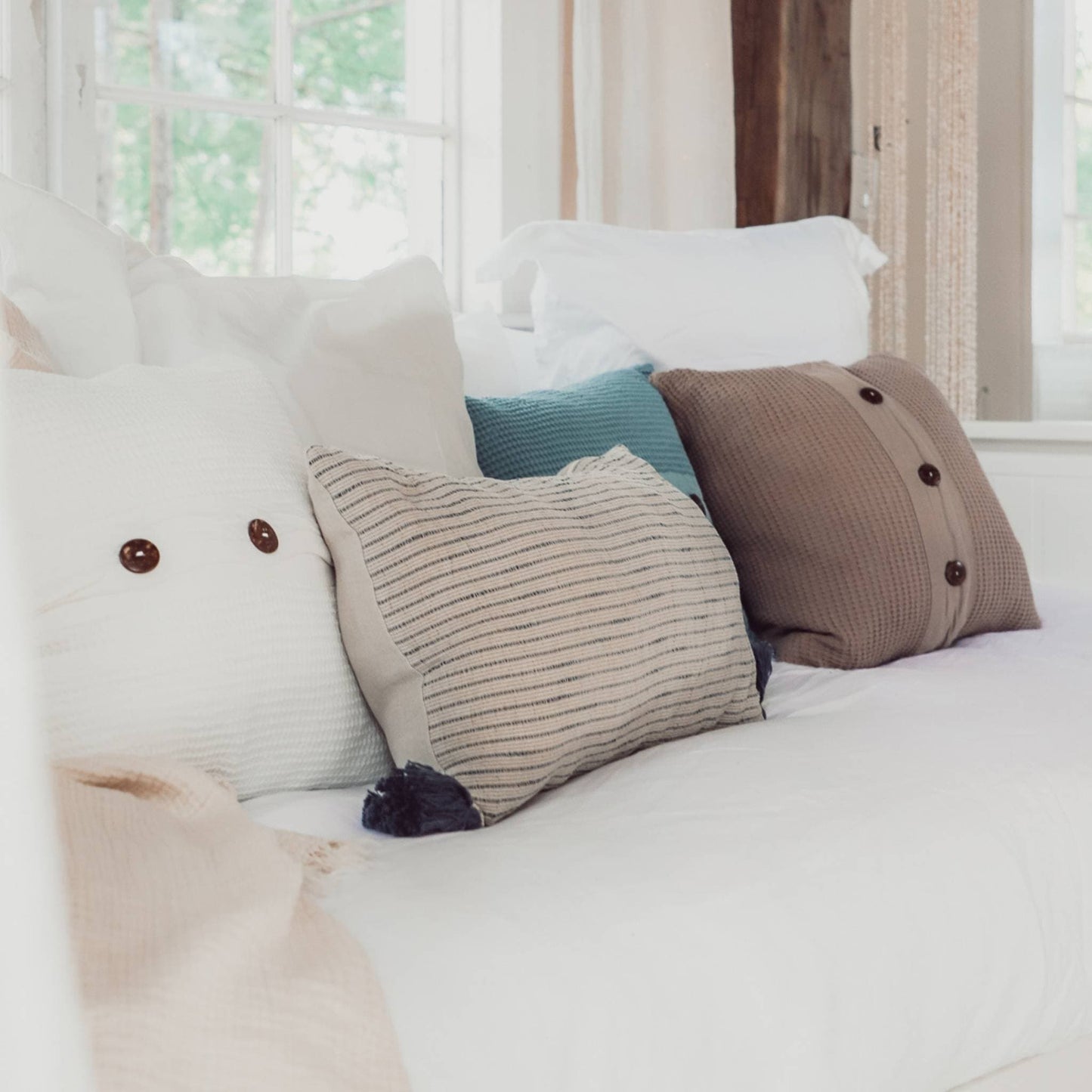 POKOLOKO Tara Lumbar Pillow #color_tara-pewter-mauve