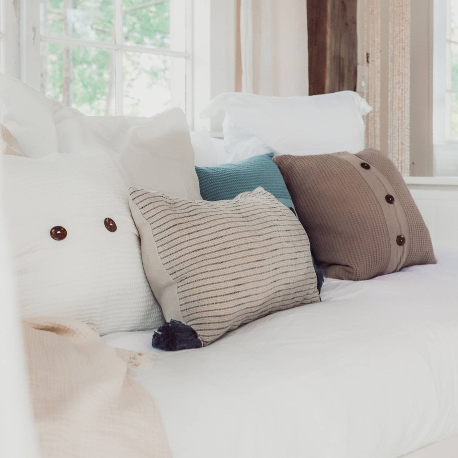 POKOLOKO Tara Lumbar Pillow #color_tara-pewter-mauve