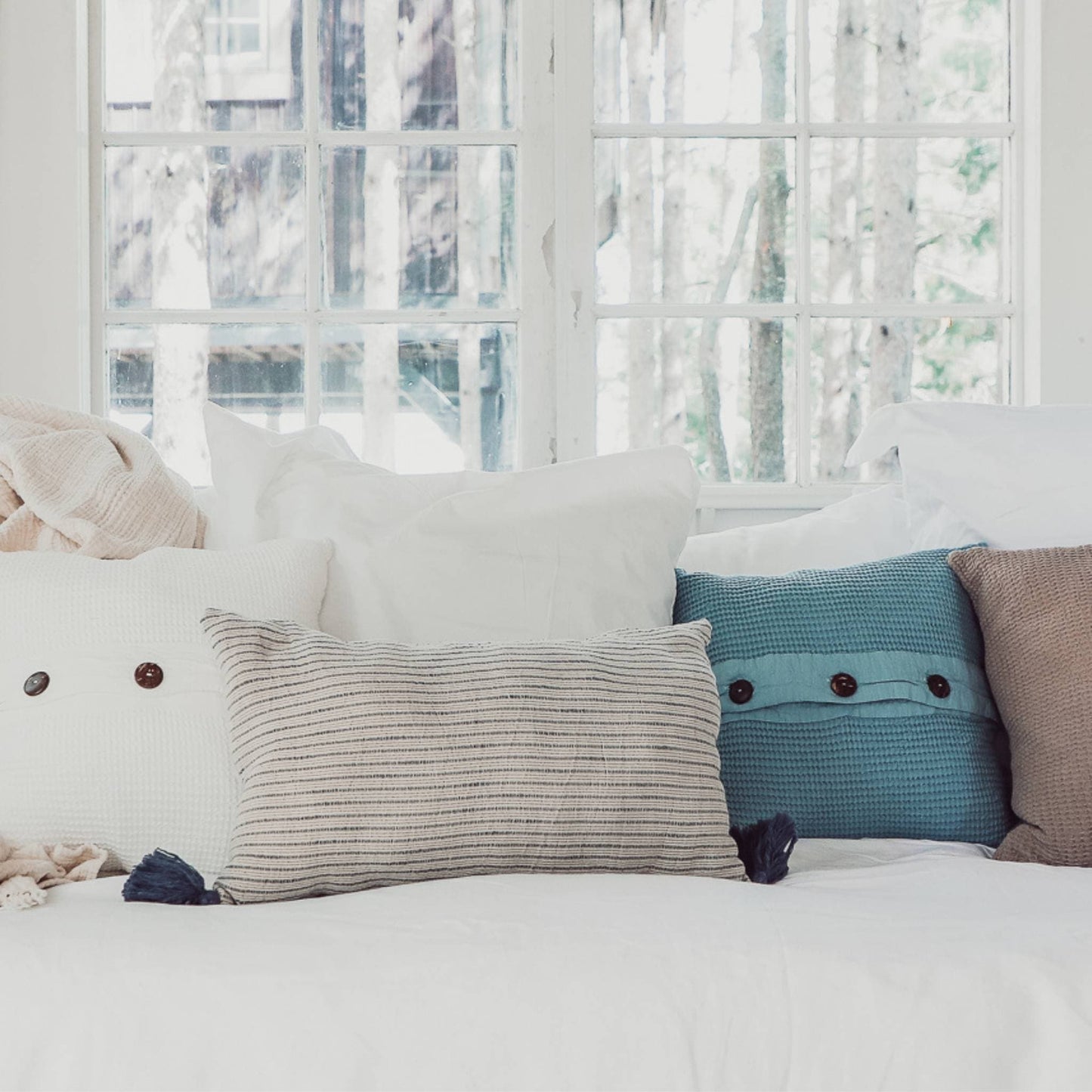 POKOLOKO Tara Lumbar Pillow #color_tara-pewter-mauve
