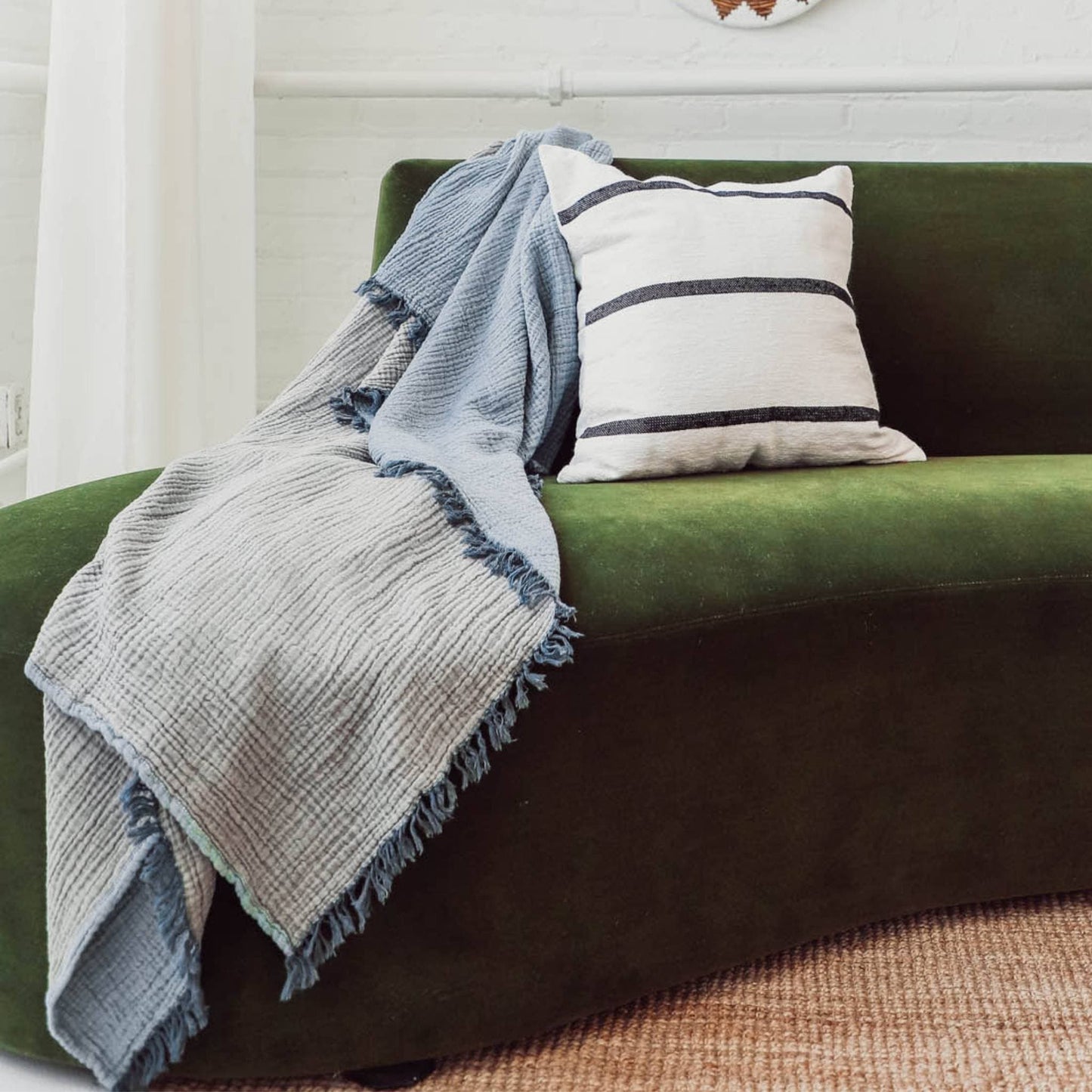 POKOLOKO Solid Crinkle Throw #color_reef-blue-grey