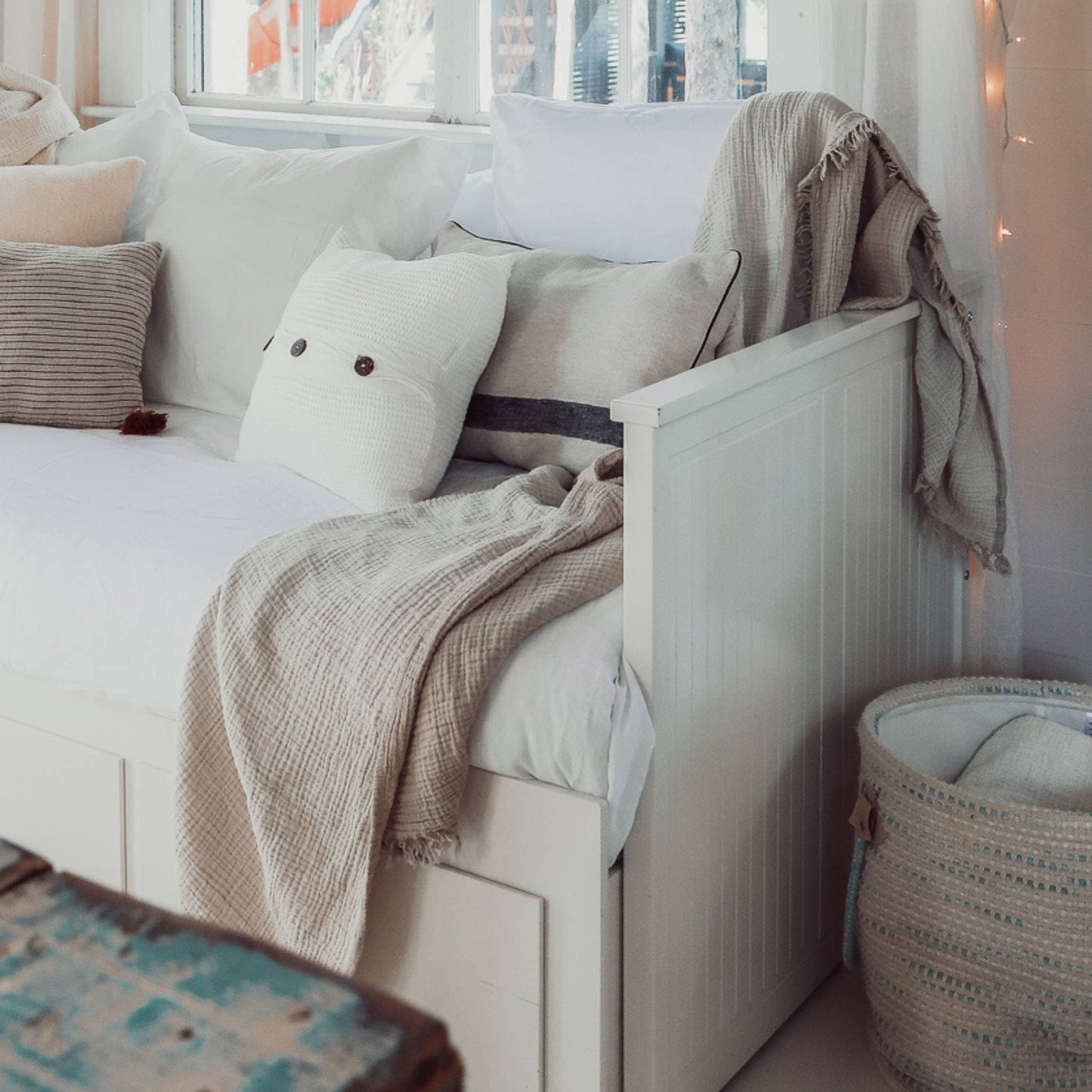 POKOLOKO Solid Crinkle Throw #color_fawn-beige-crinkle