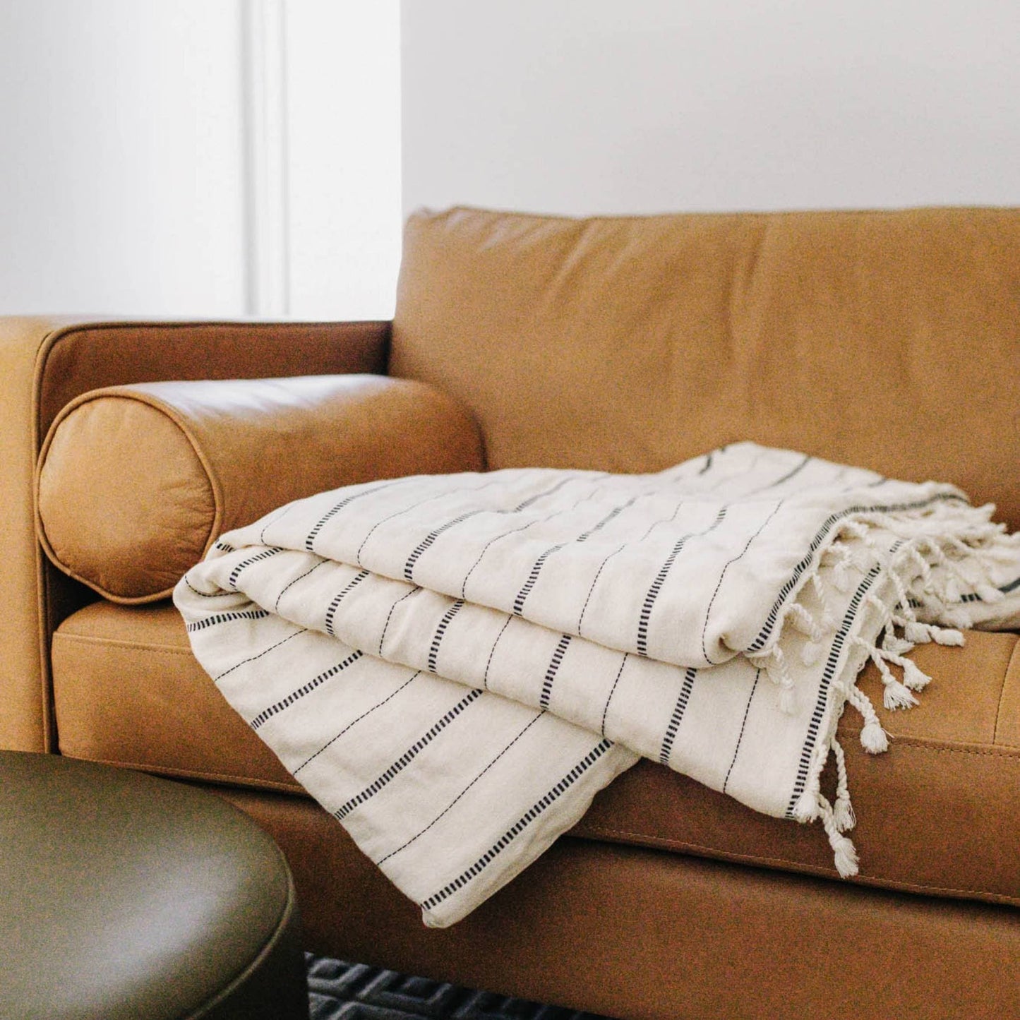 POKOLOKO Irena Fleece-Lined Throw #color_irena-vanilla