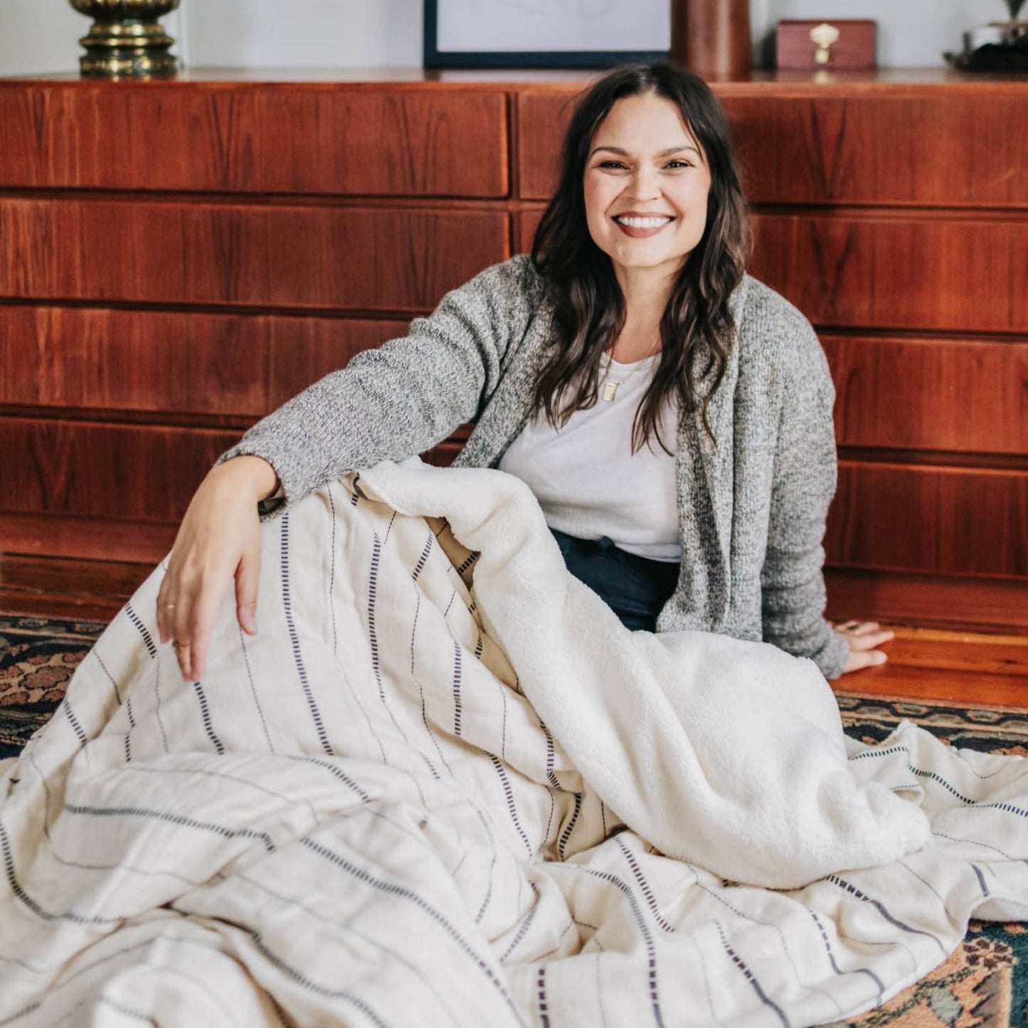 POKOLOKO Irena Fleece-Lined Throw #color_irena-vanilla