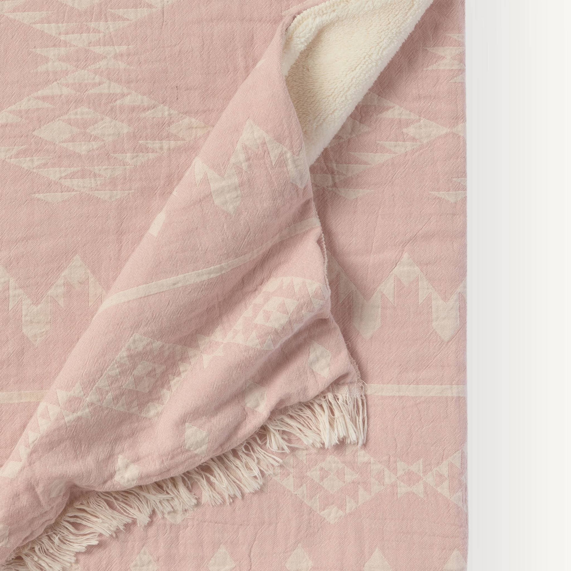 POKOLOKO Atlas Fleece-Lined Throw #color_atlas-pastel-pink