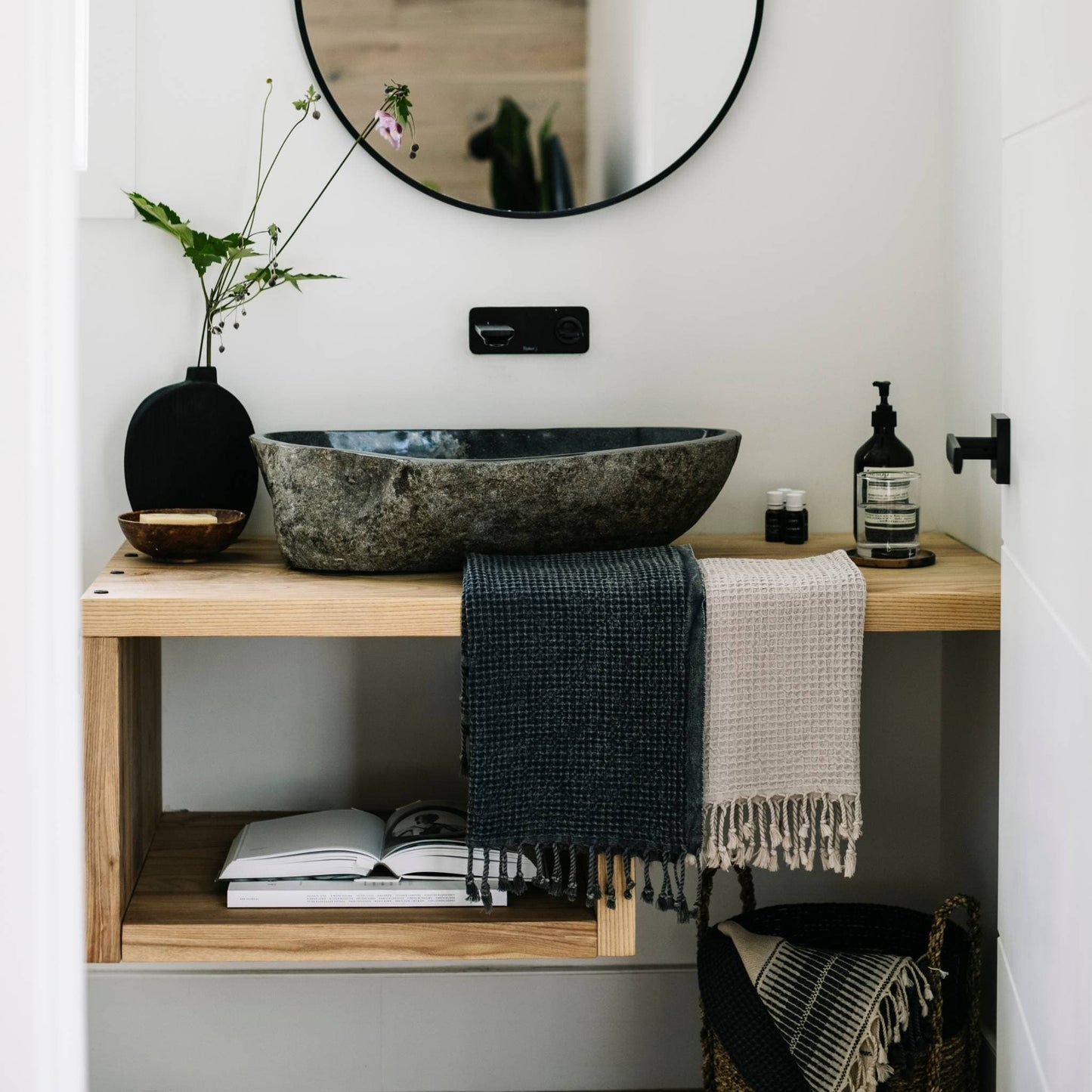 POKOLOKO Stonewashed Waffle Hand Towel #color_stonewashed-clay