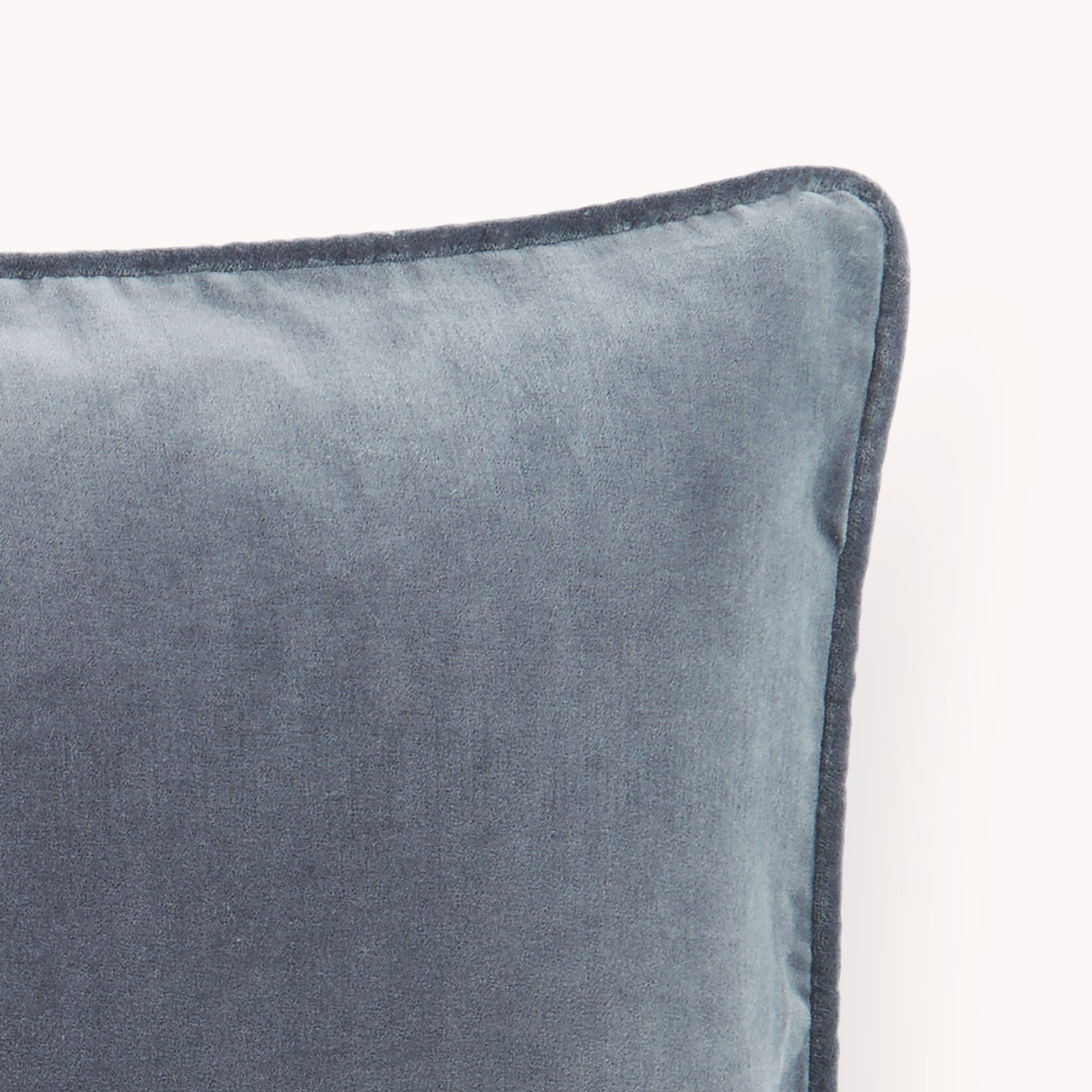 POKOLOKO Velvet Pillow - 20" x 20" #color_pepper-velvet
