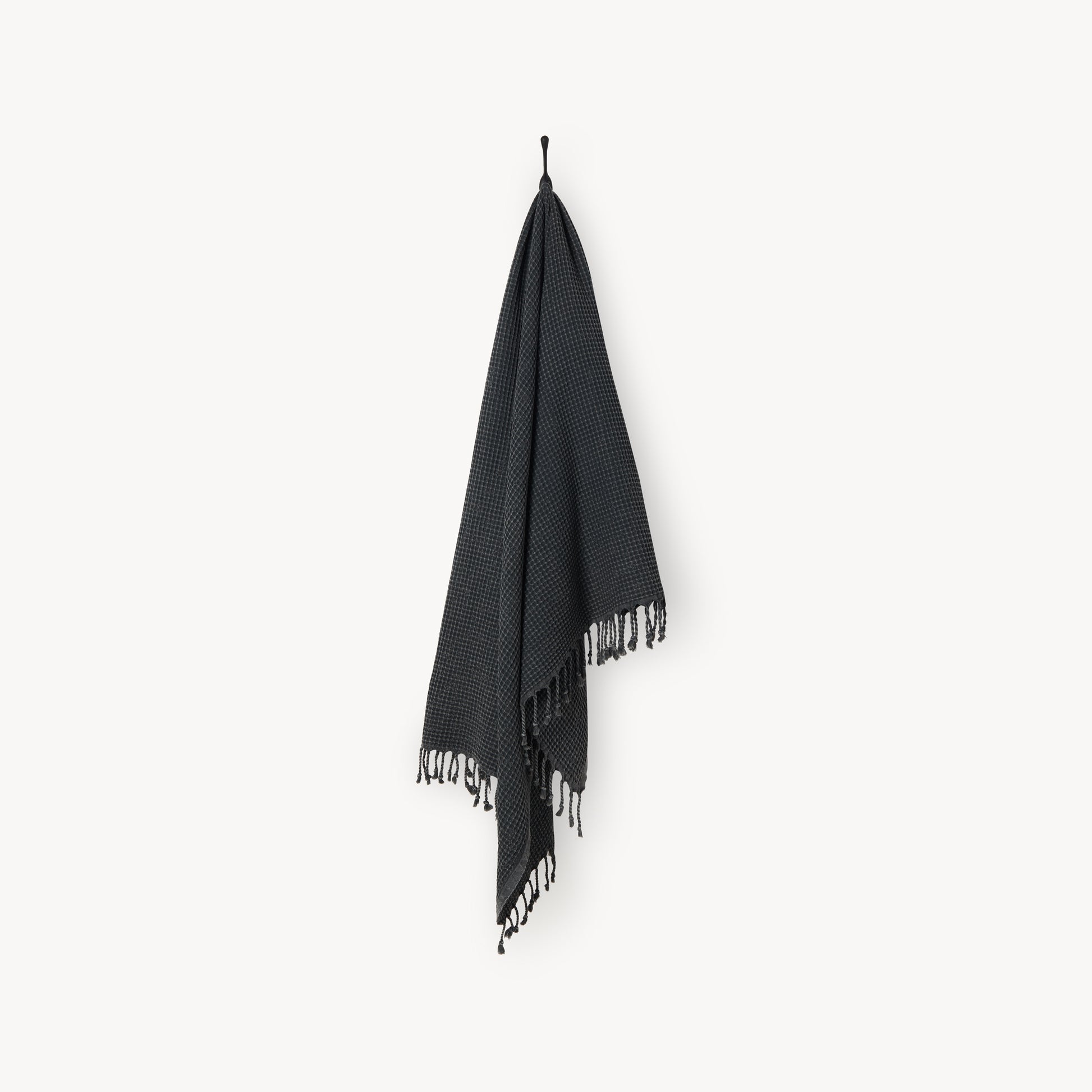 POKOLOKO Stonewashed Waffle Towel #color_stonewashed-coal