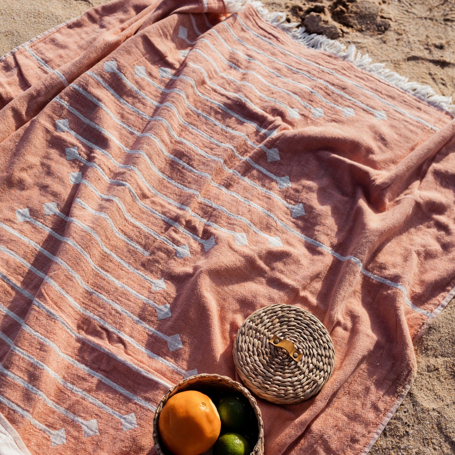 POKOLOKO Arrow XL Towel Throw #color_arrow-flamingo