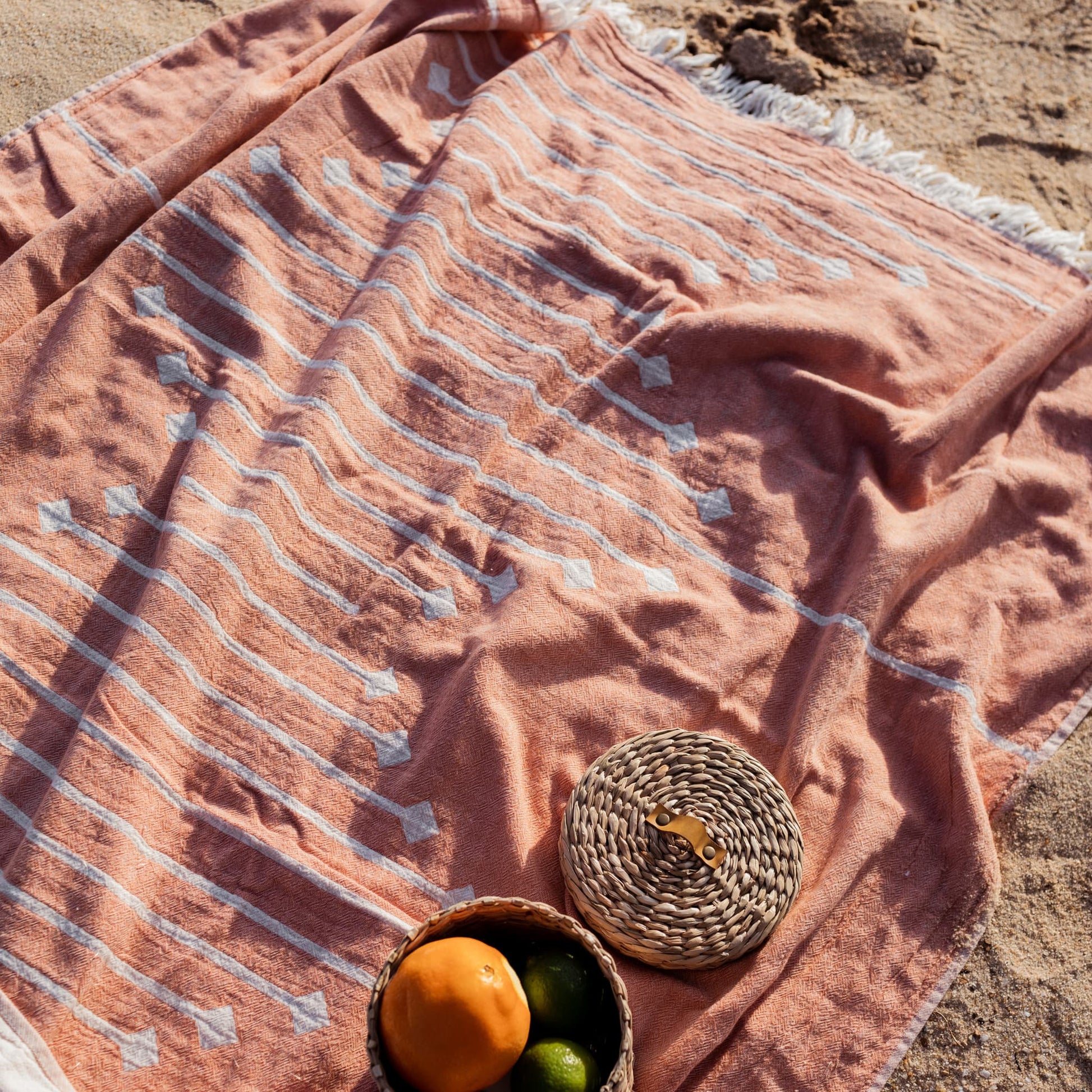 POKOLOKO Arrow XL Towel Throw #color_arrow-flamingo