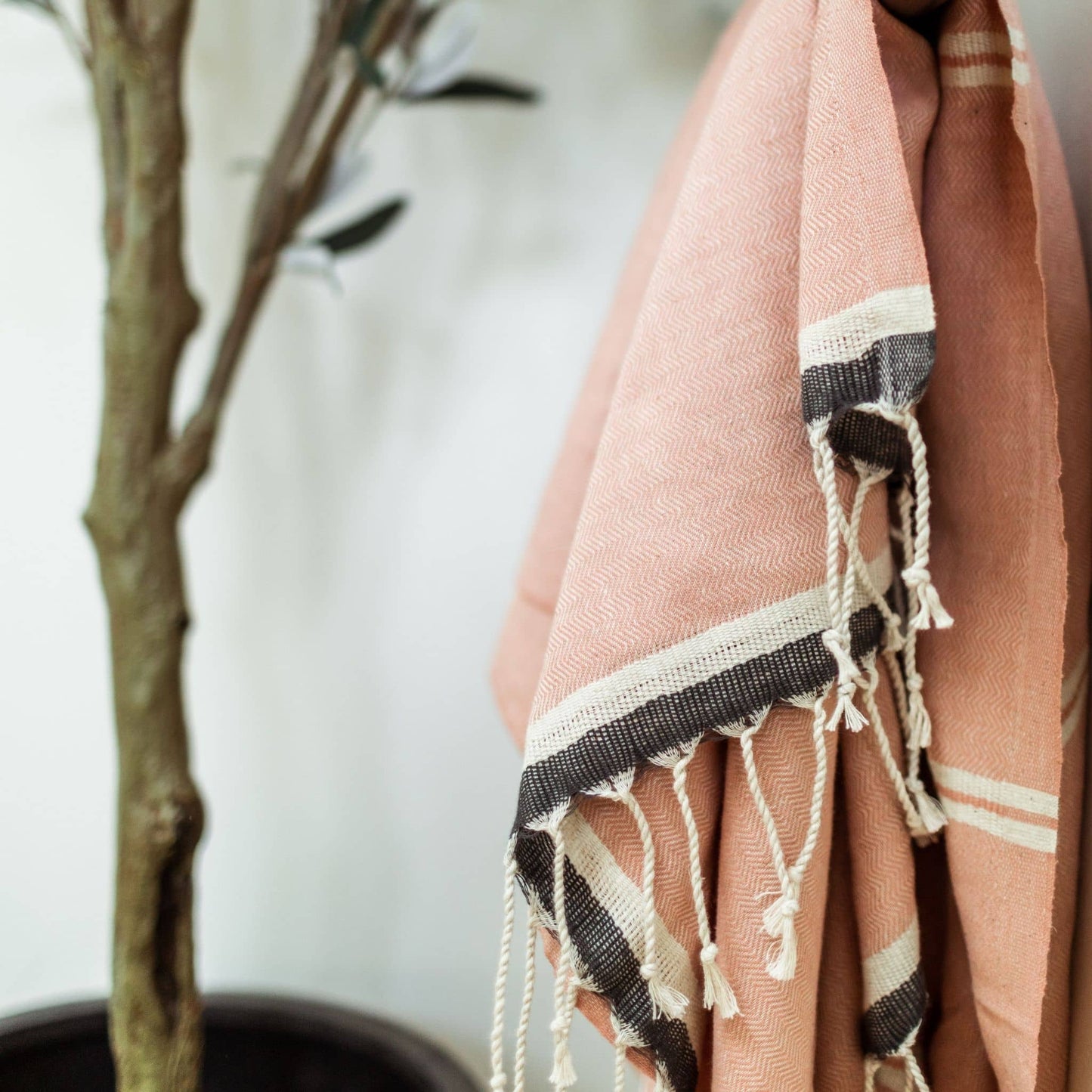 POKOLOKO Soleil Turkish Towel #color_soleil-pale-rose