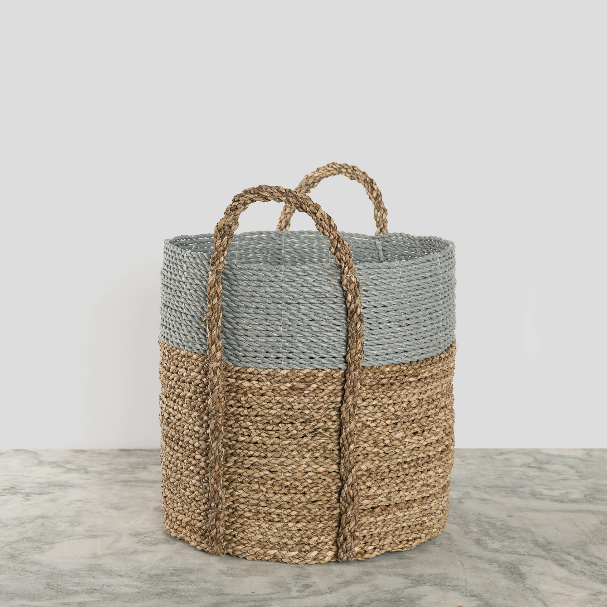 POKOLOKO Handled Seagrass Basket #color_grey-natural