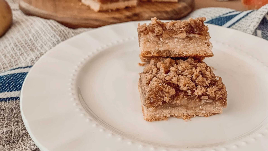 Apple Crisp Shortbread Bars