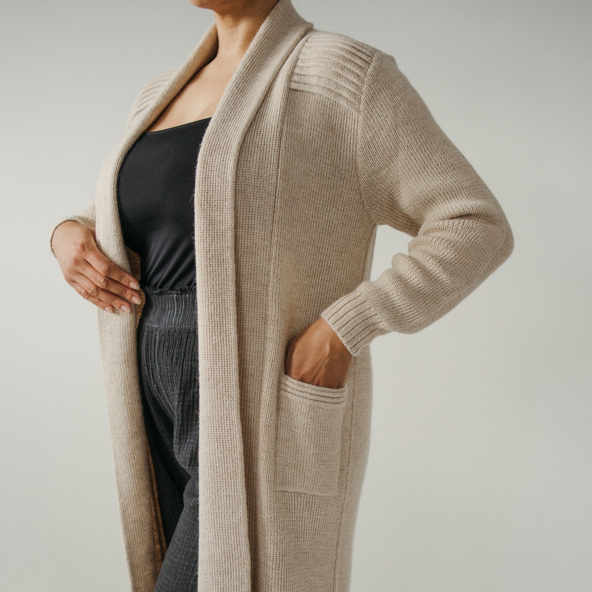 POKOLOKO_Long_Cartier_Alpaca_Sweater_color_chai-latte-cartier