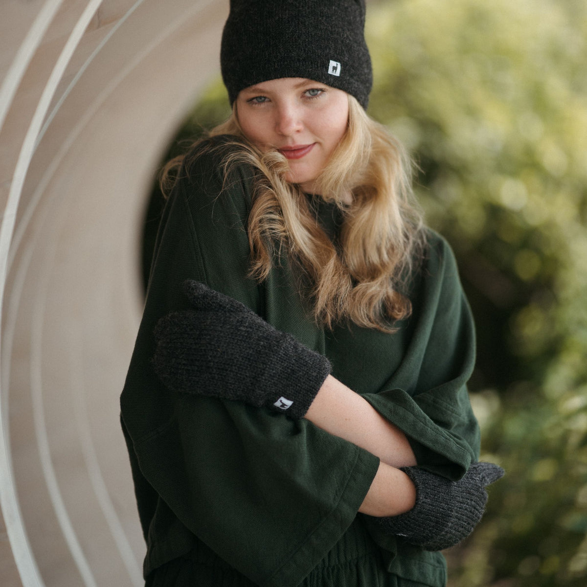 POKOLOKO Alpaca Fleece-Lined Mittens #color_fleece-lined-charcoal