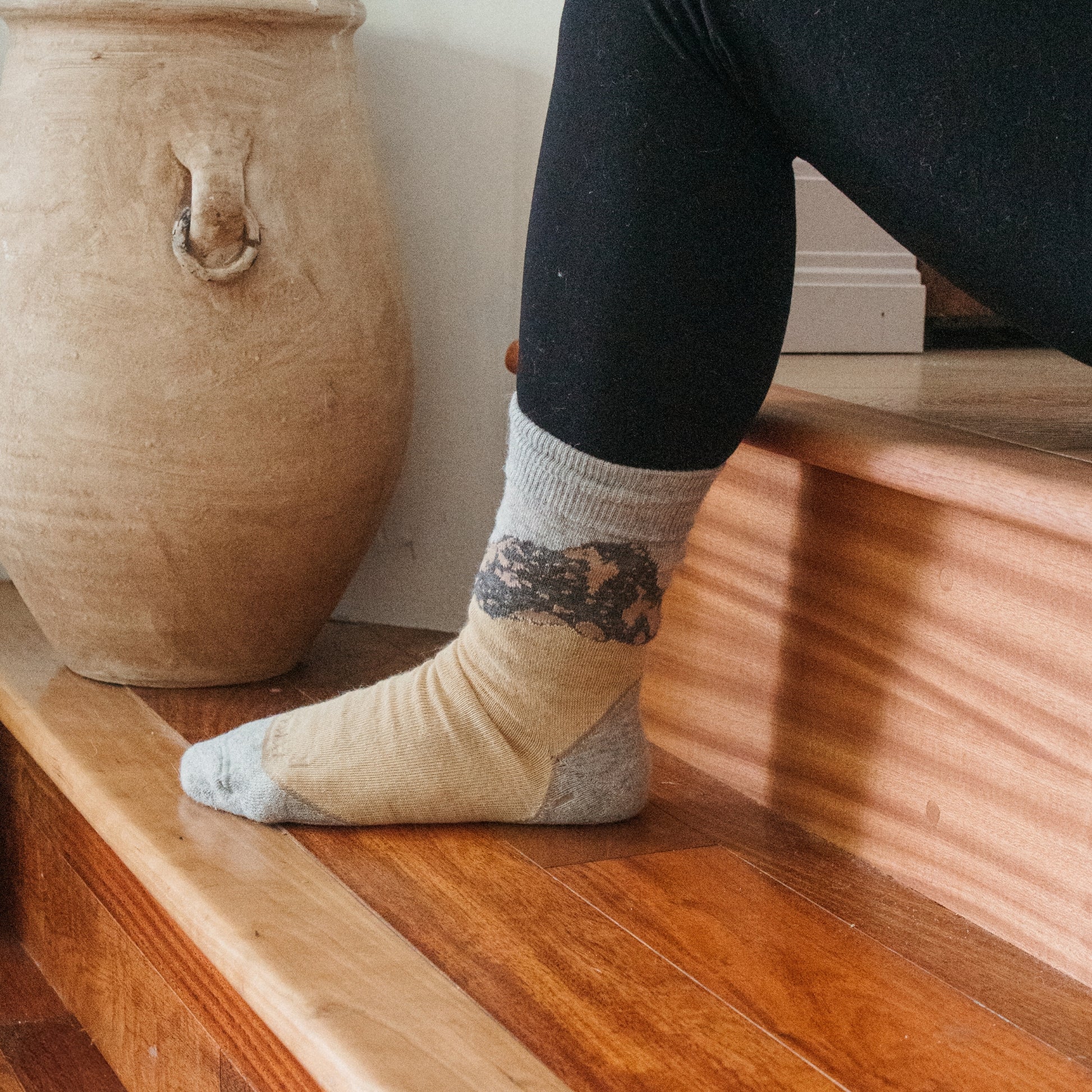 POKOLOKO Mountain Alpaca Socks #color_golden