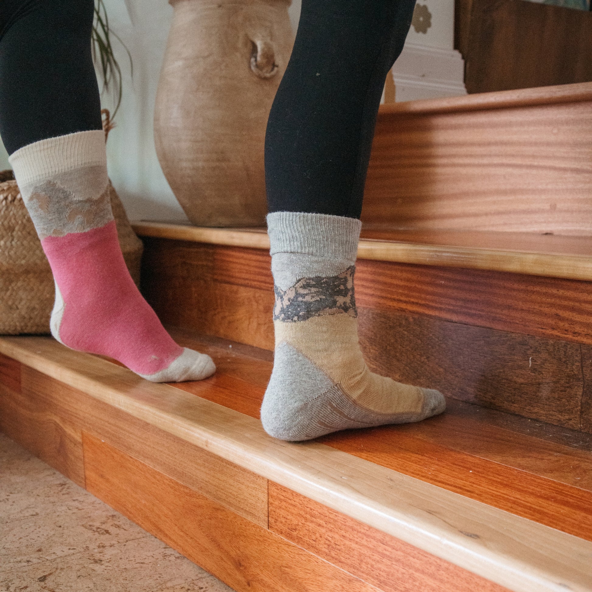 POKOLOKO Mountain Alpaca Socks #color_golden