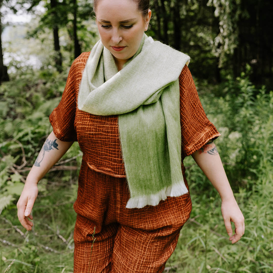 POKOLOKO Alpaca Seamless Ombre Scarf #color_matcha-ombre