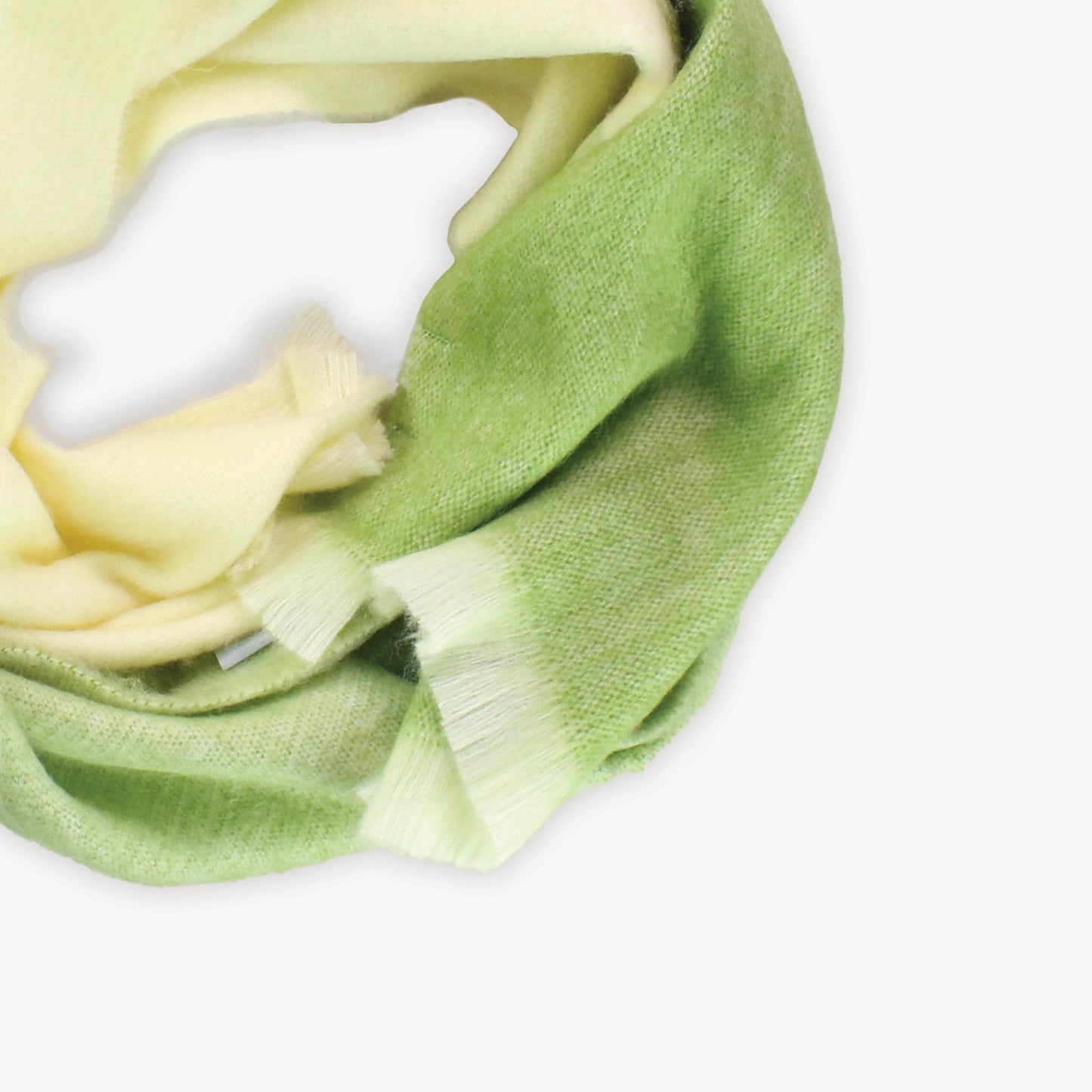 POKOLOKO Alpaca Seamless Ombre Scarf #color_matcha-ombre