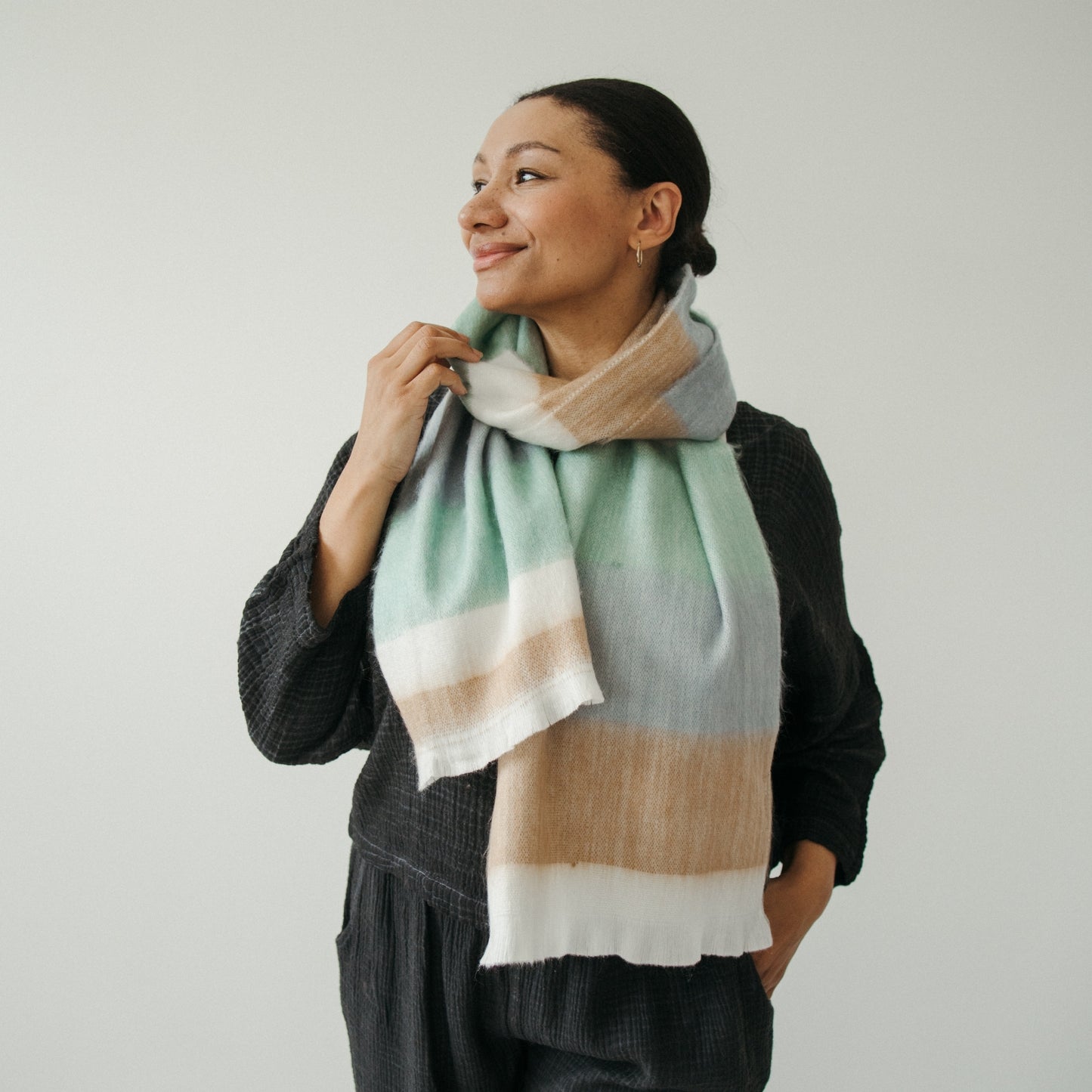 POKOLOKO Alpaca Seamless Multi Mood Scarf #color_cumulus-mood