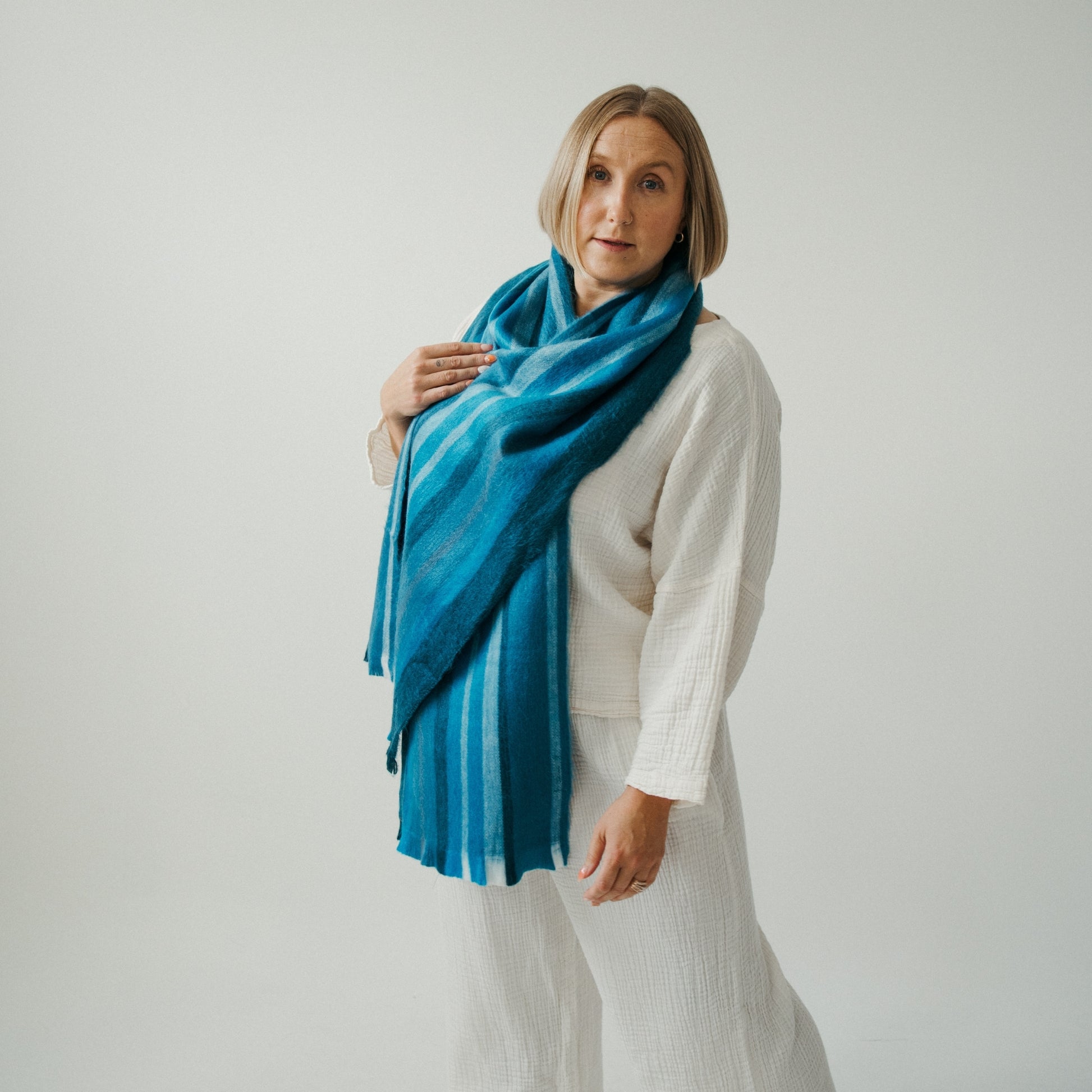 POKOLOKO Alpaca Seamless Multi Stripe Scarf #color_mavi