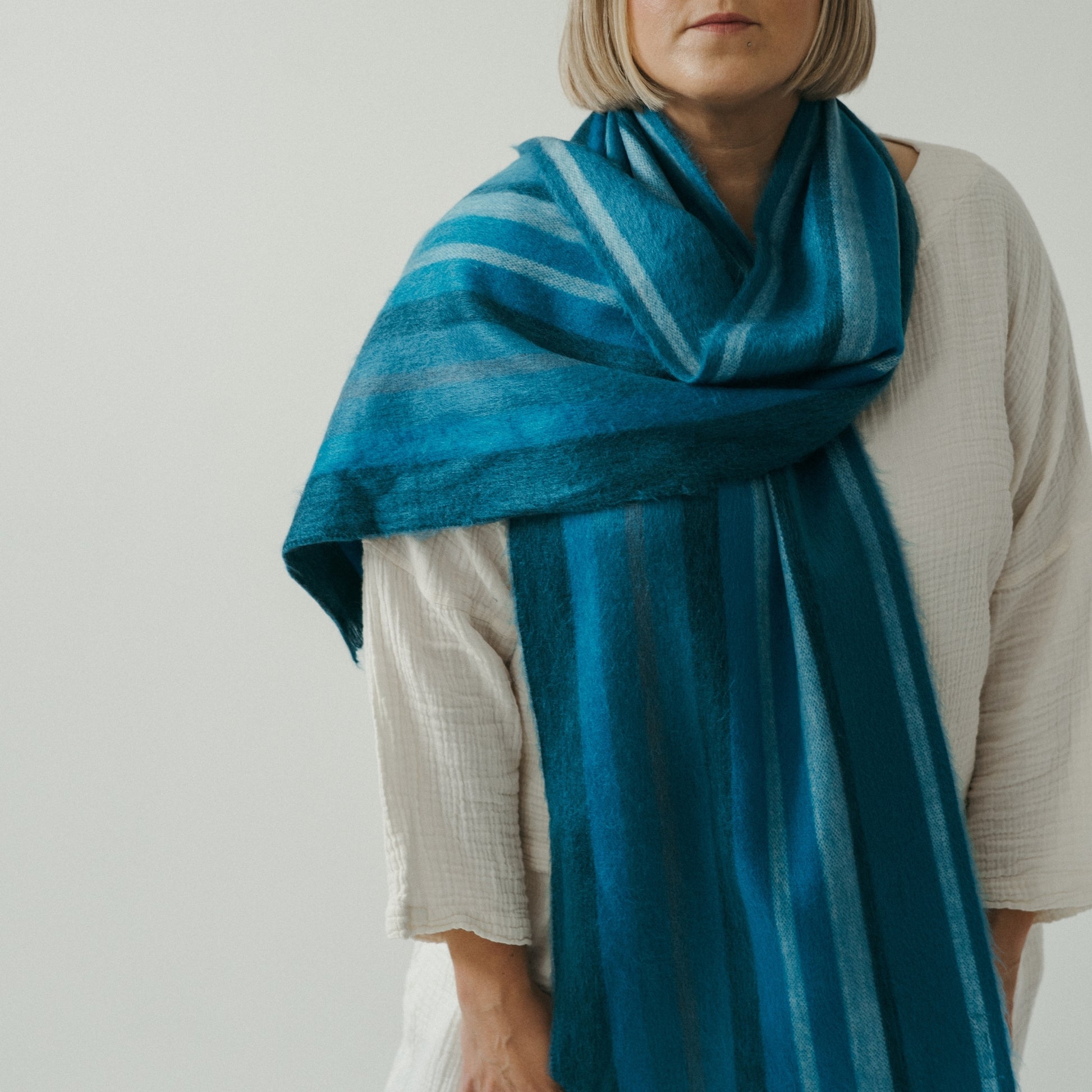 POKOLOKO Alpaca Seamless Multi Stripe Scarf #color_mavi