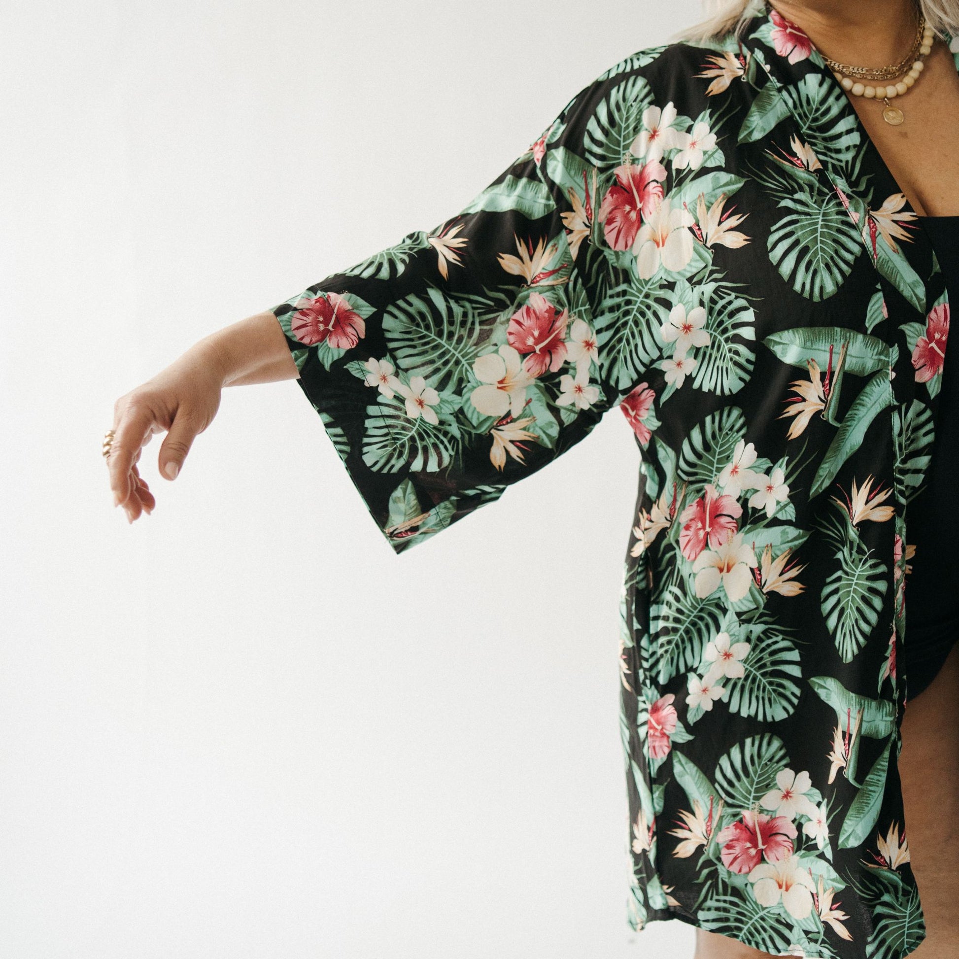 POKOLOKO Ubud Cover-Up #color_tropical-black