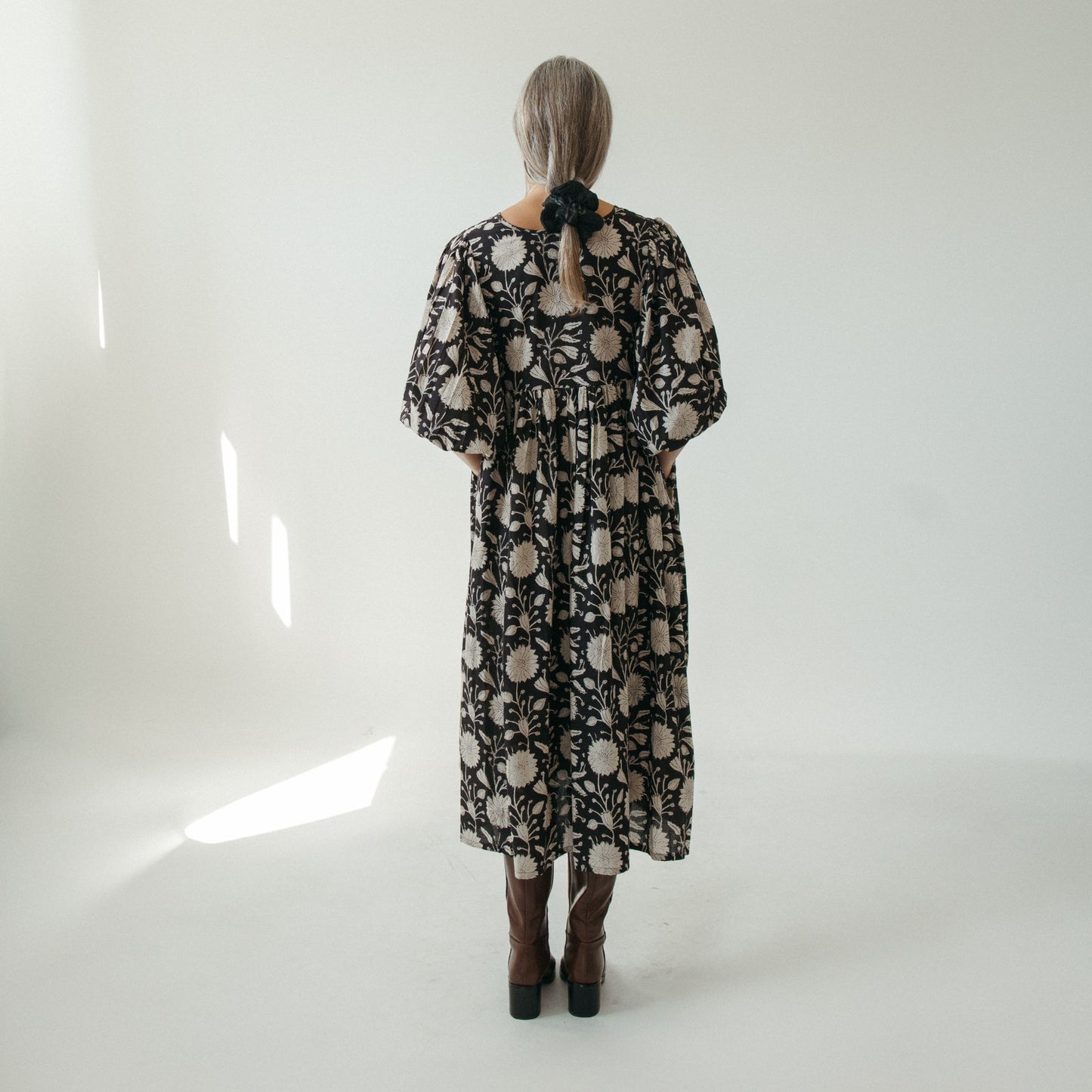 POKOLOKO Mira Midi Dress #color_night-flower