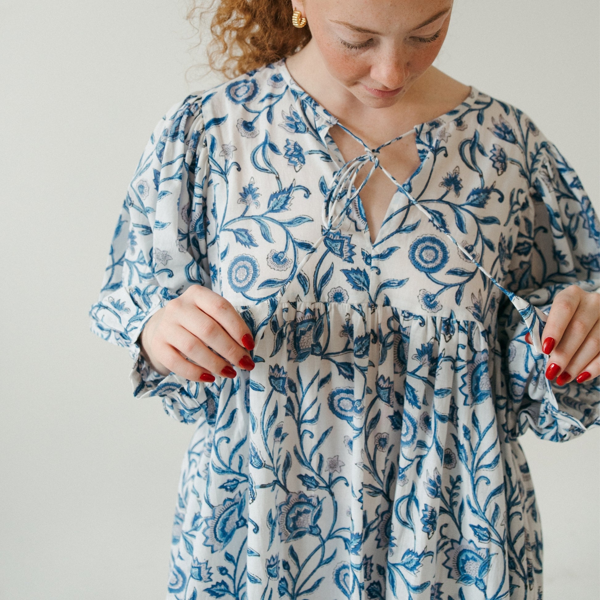 POKOLOKO Mira Mini Dress #color_neema-blue-white