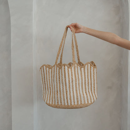 Scalloped Tote with Tassel Jute Bag