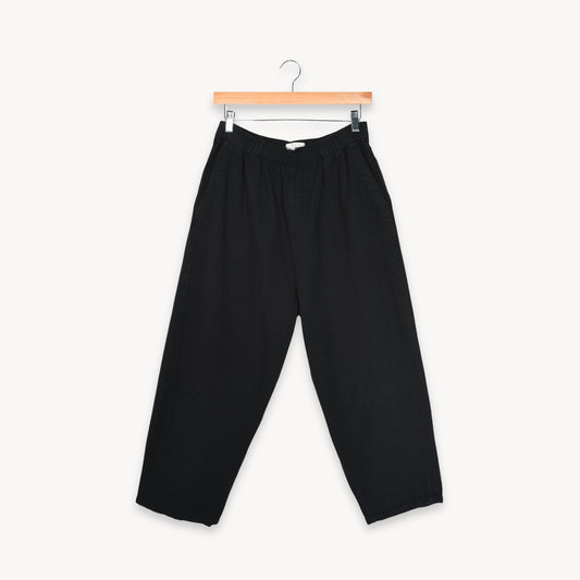 POKOLOKO Loft Cotton Crop Barrel Pants #color_loft-black
