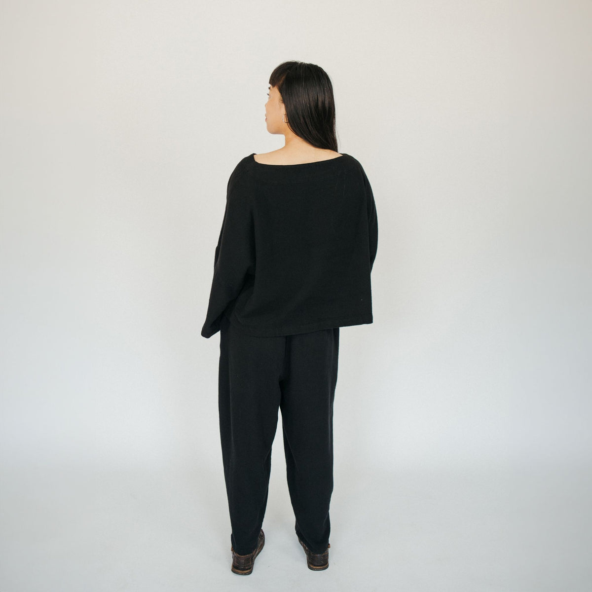POKOLOKO Loft Cotton Crop Barrel Pants #color_loft-black