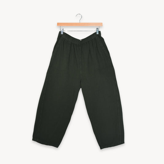 POKOLOKO Loft Cotton Crop Barrel Pants #color_loft-forest
