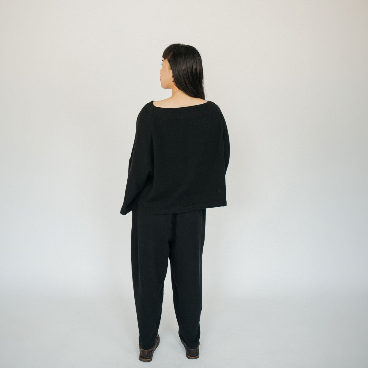 POKOLOKO Loft Cotton Crop Bell Sleeve Top #color_loft-black