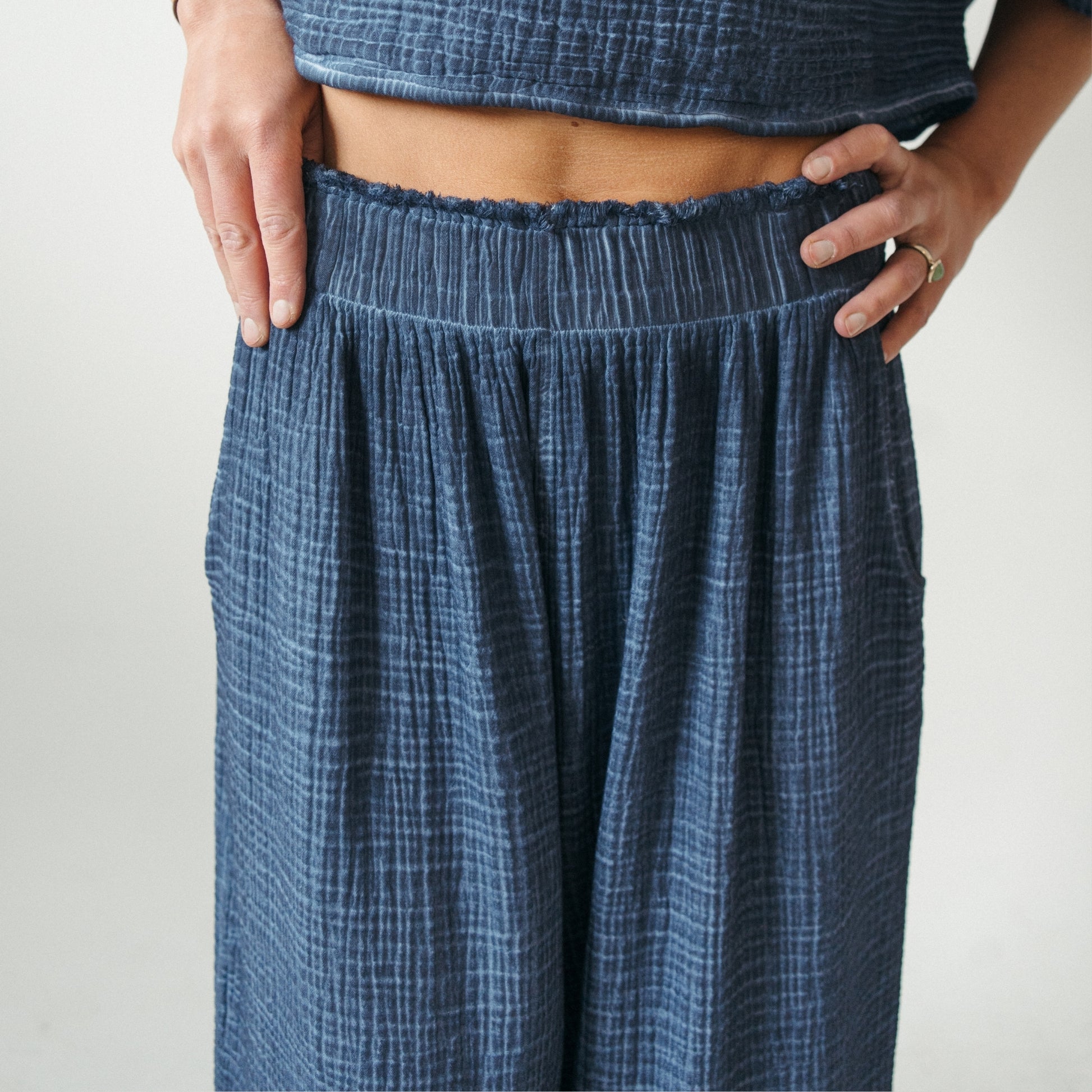 POKOLOKO Crinkle Palazzo Pants #color_crinkle-denim