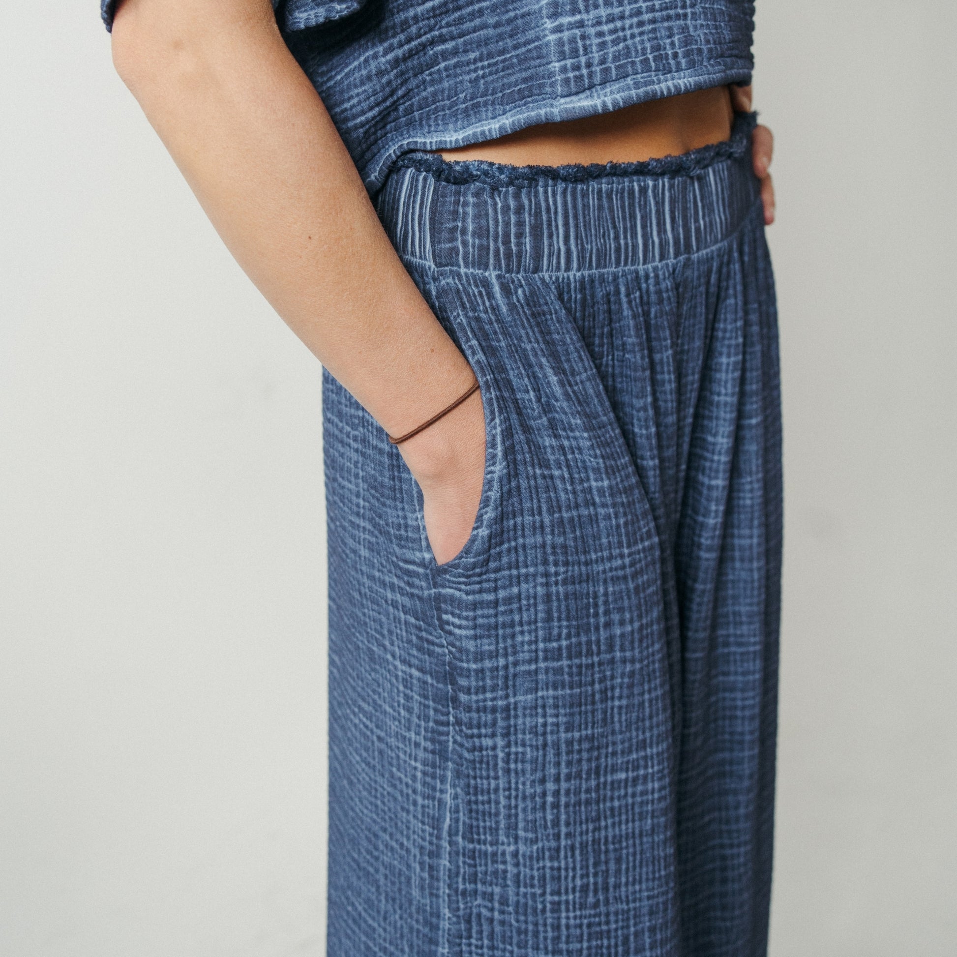 POKOLOKO Crinkle Palazzo Pants #color_crinkle-denim