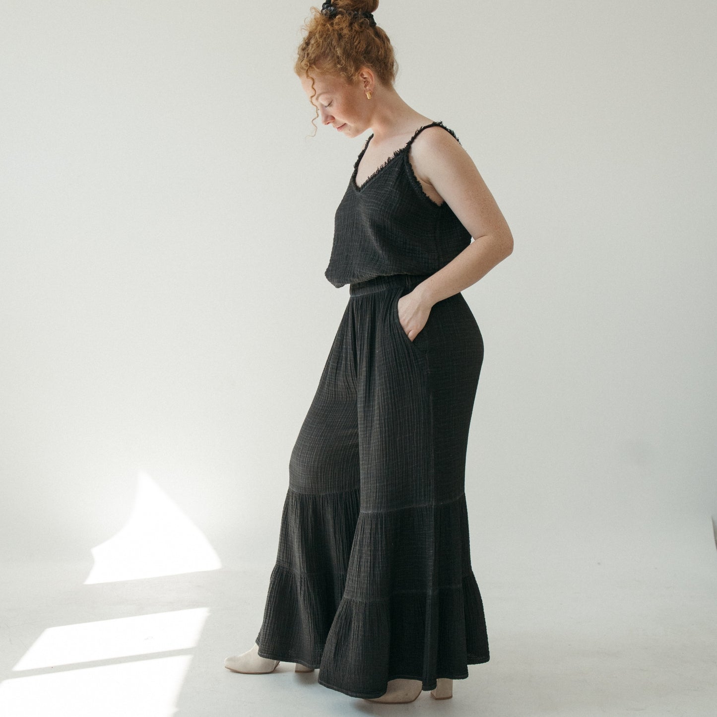 POKOLOKO Crinkle Ruffled Pants #color_crinkle-black