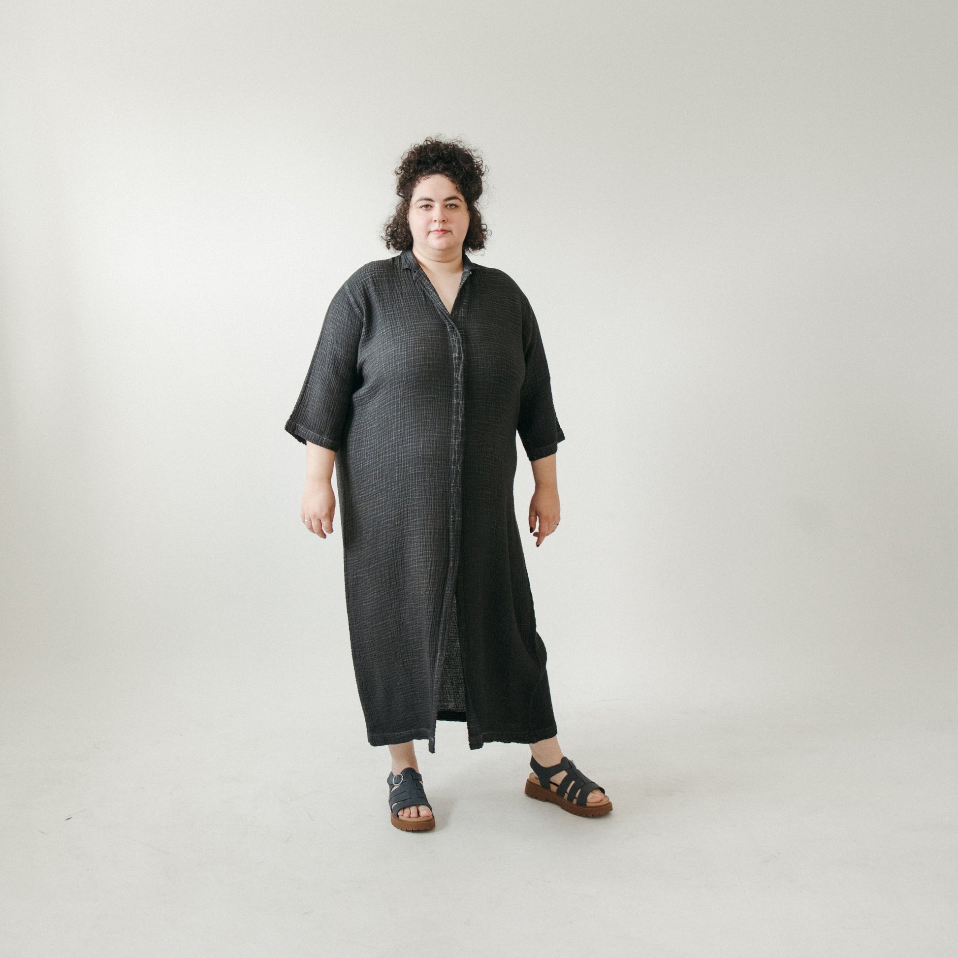 POKOLOKO Crinkle Shirt Dress Plus #color_crinkle-black