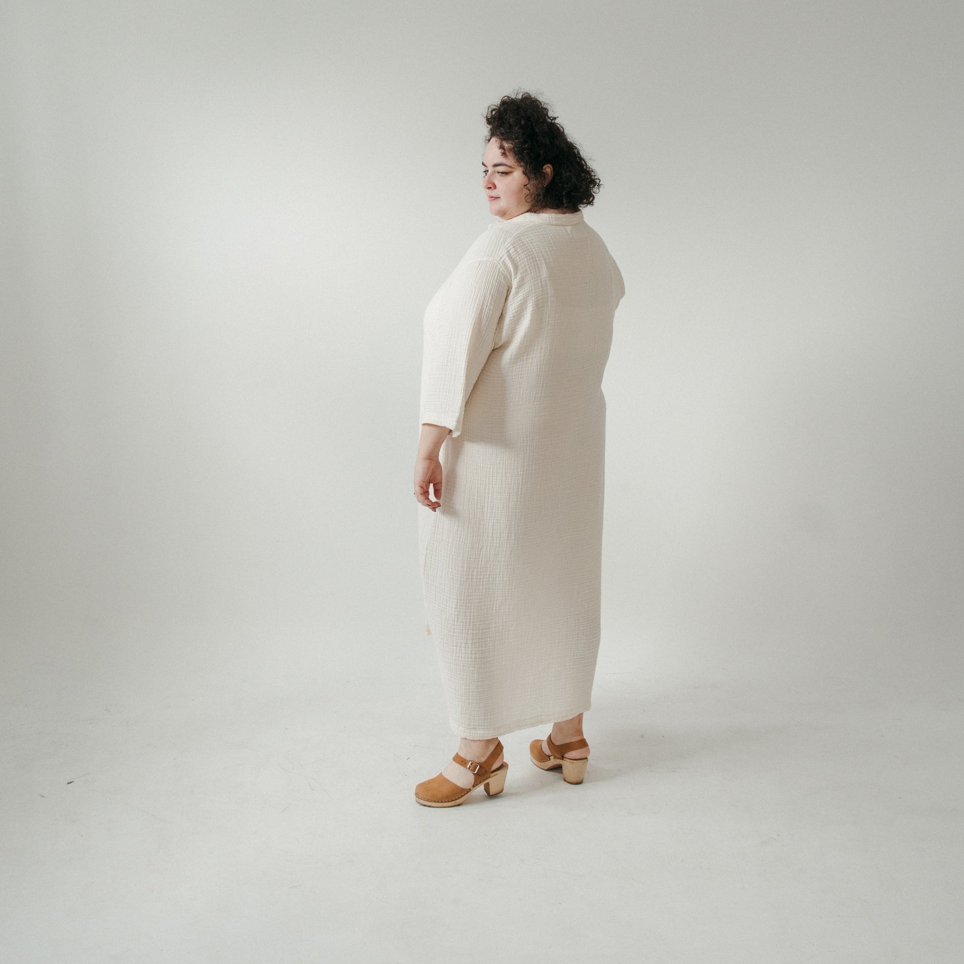 POKOLOKO Crinkle Shirt Dress Plus #color_crinkle-cream