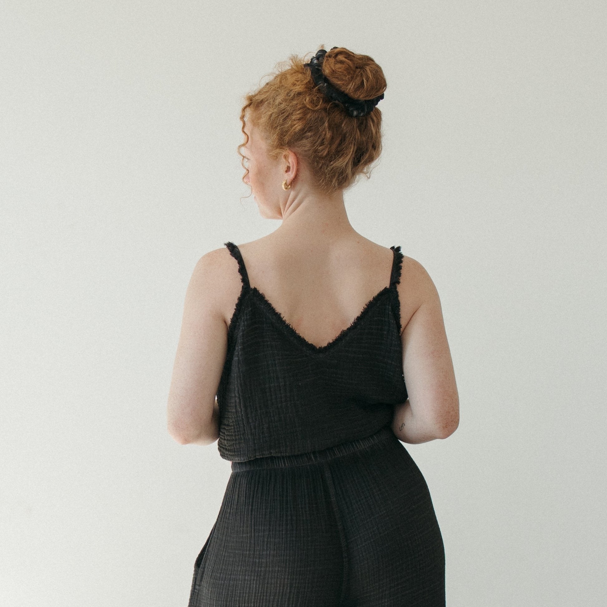 POKOLOKO Crinkle Strappy Top #color_crinkle-black