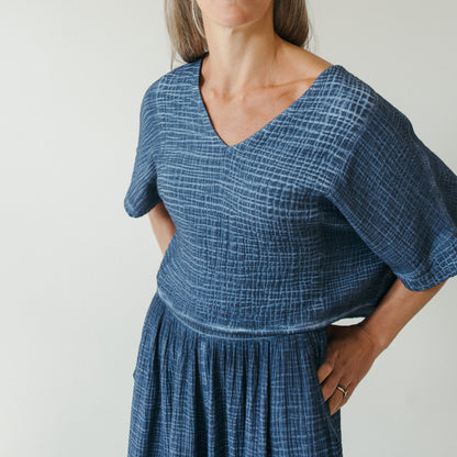 POKOLOKO Crinkle Crop Top #color_crinkle-denim