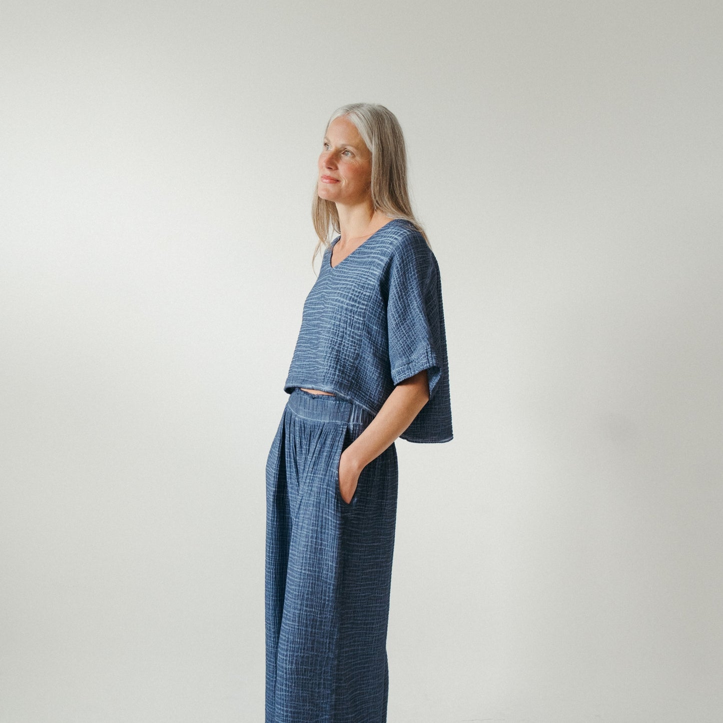 POKOLOKO Crinkle Crop Top #color_crinkle-denim