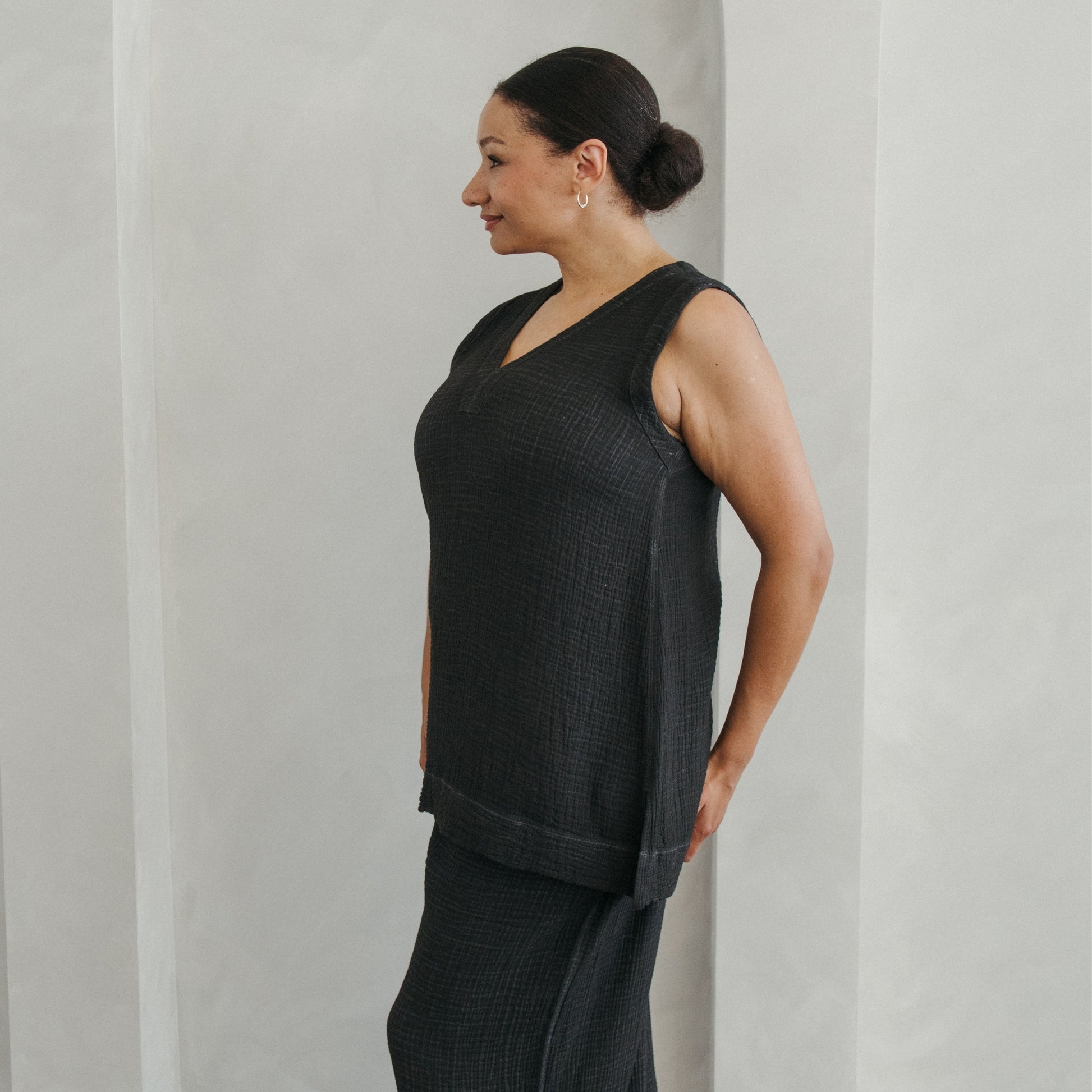 POKOLOKO Crinkle Tunic Top #color_crinkle-black