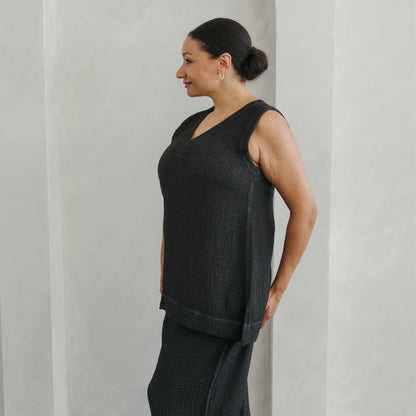 POKOLOKO Crinkle Tunic Top #color_crinkle-black