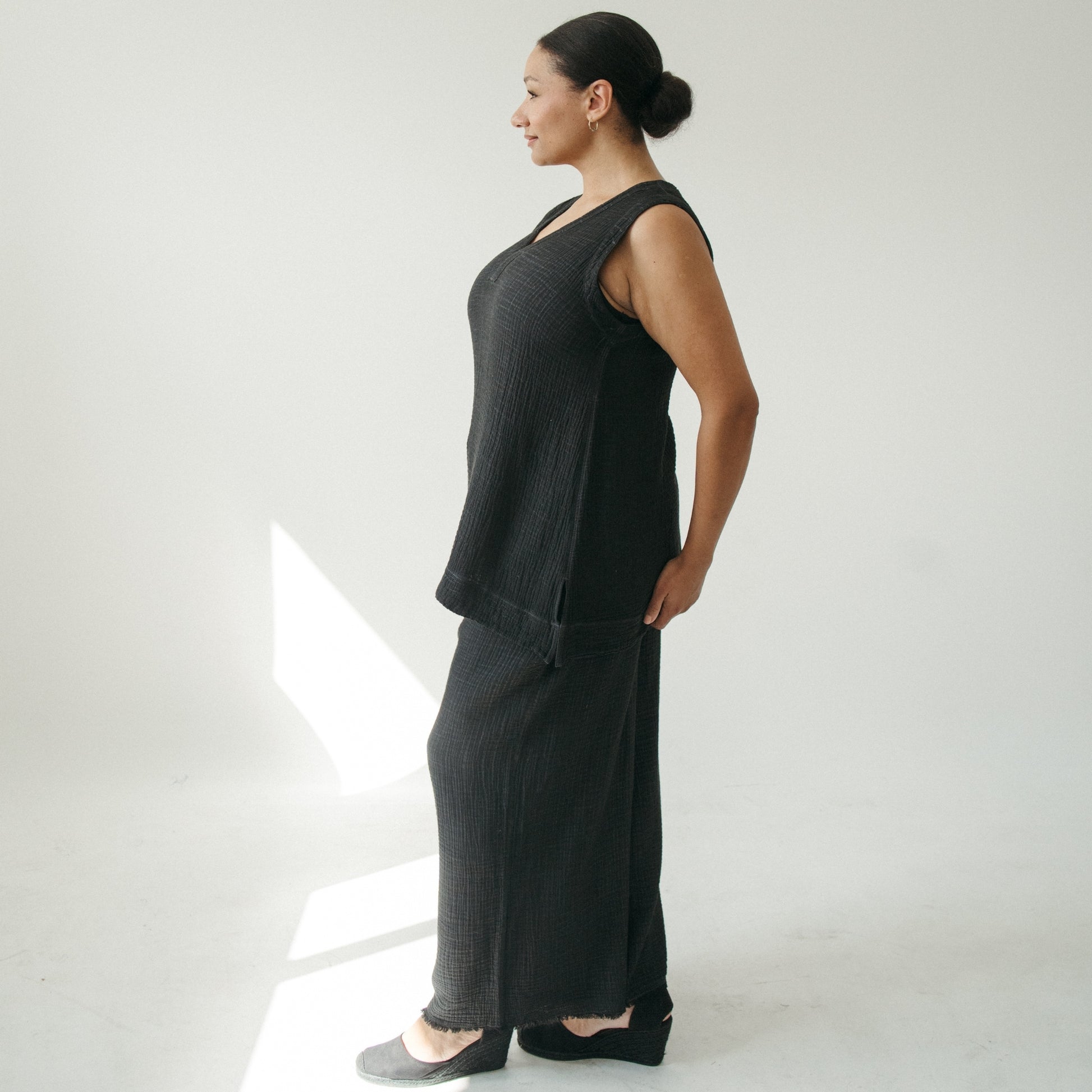 POKOLOKO Crinkle Tunic Top #color_crinkle-black