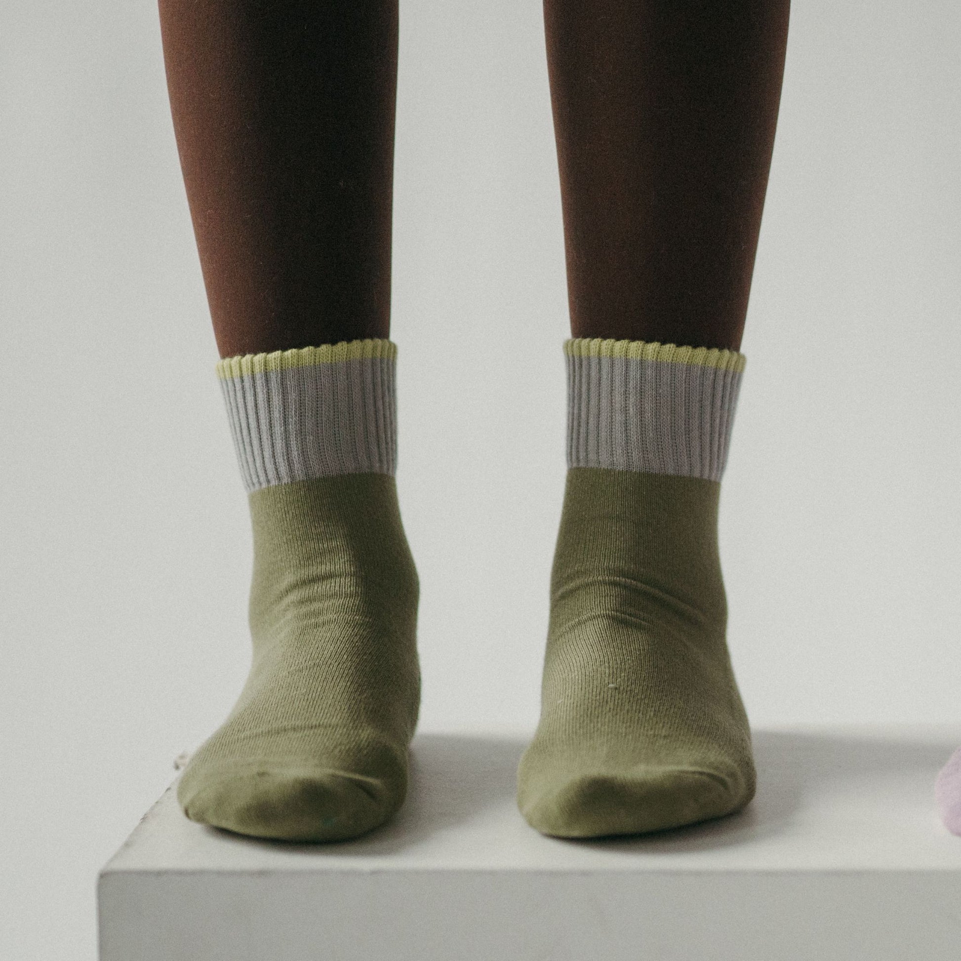 POKOLOKO Block Pima Socks #color_avocado