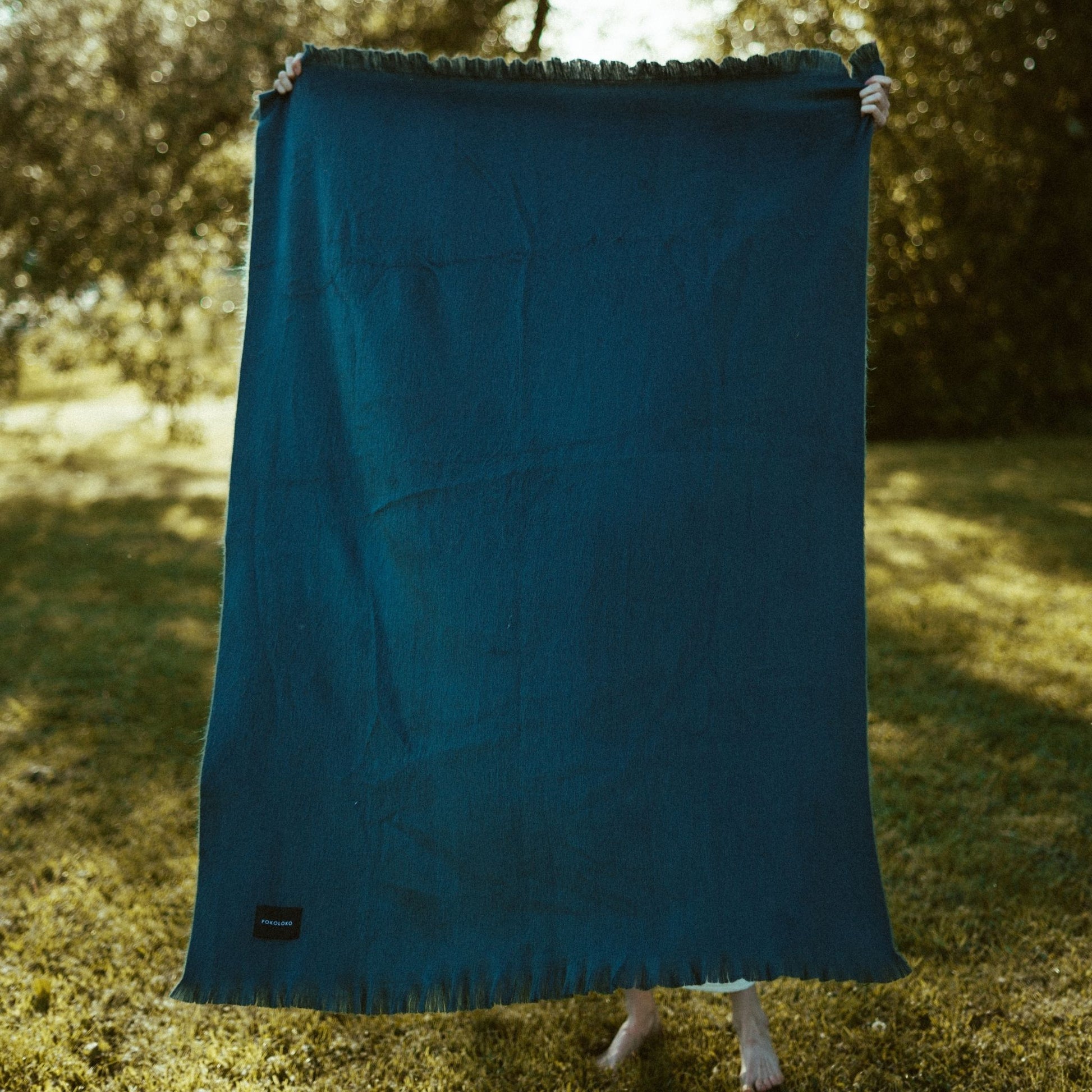 POKOLOKO Solid Fringed Alpaca Throw #color_whale-fringe