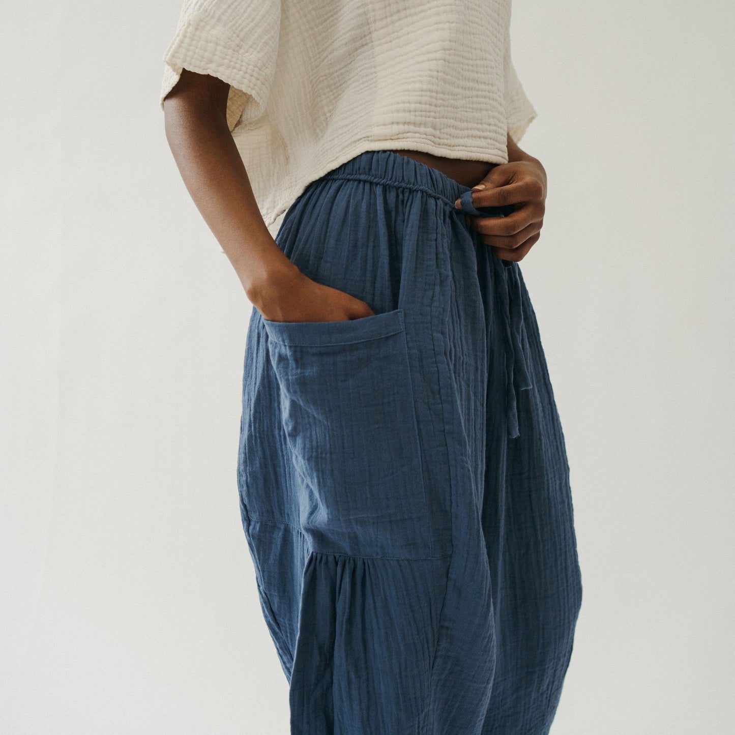 POKOLOKO Stevie Pants #color_stevie-blue-indigo