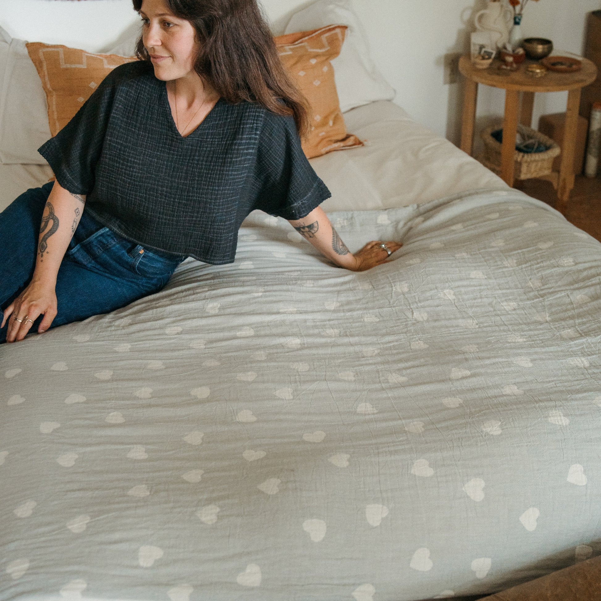 POKOLOKO Have A Heart Fleece Lined Throw #color_have-a-heart-gray